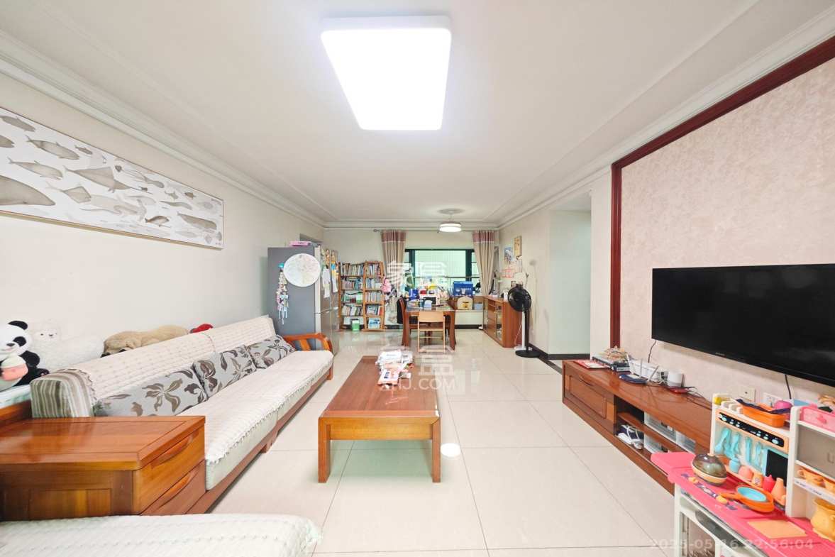 恒大城 3室2厅3卫 105.8万 恒大城 3室2厅3卫 105.8万客厅