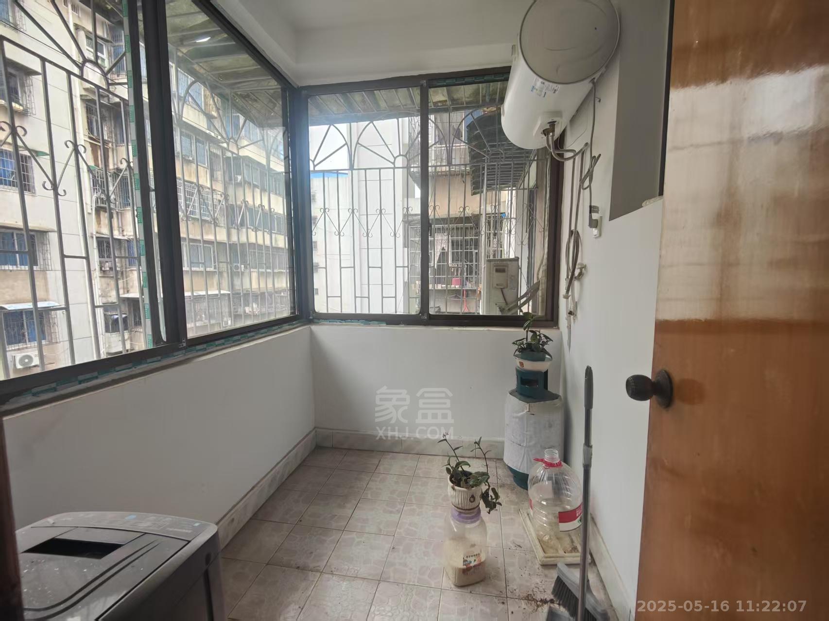 金泉综合楼 3室2厅2卫 1300.0元/月 金泉综合楼 3室2厅2卫 1300.0元/月室内图