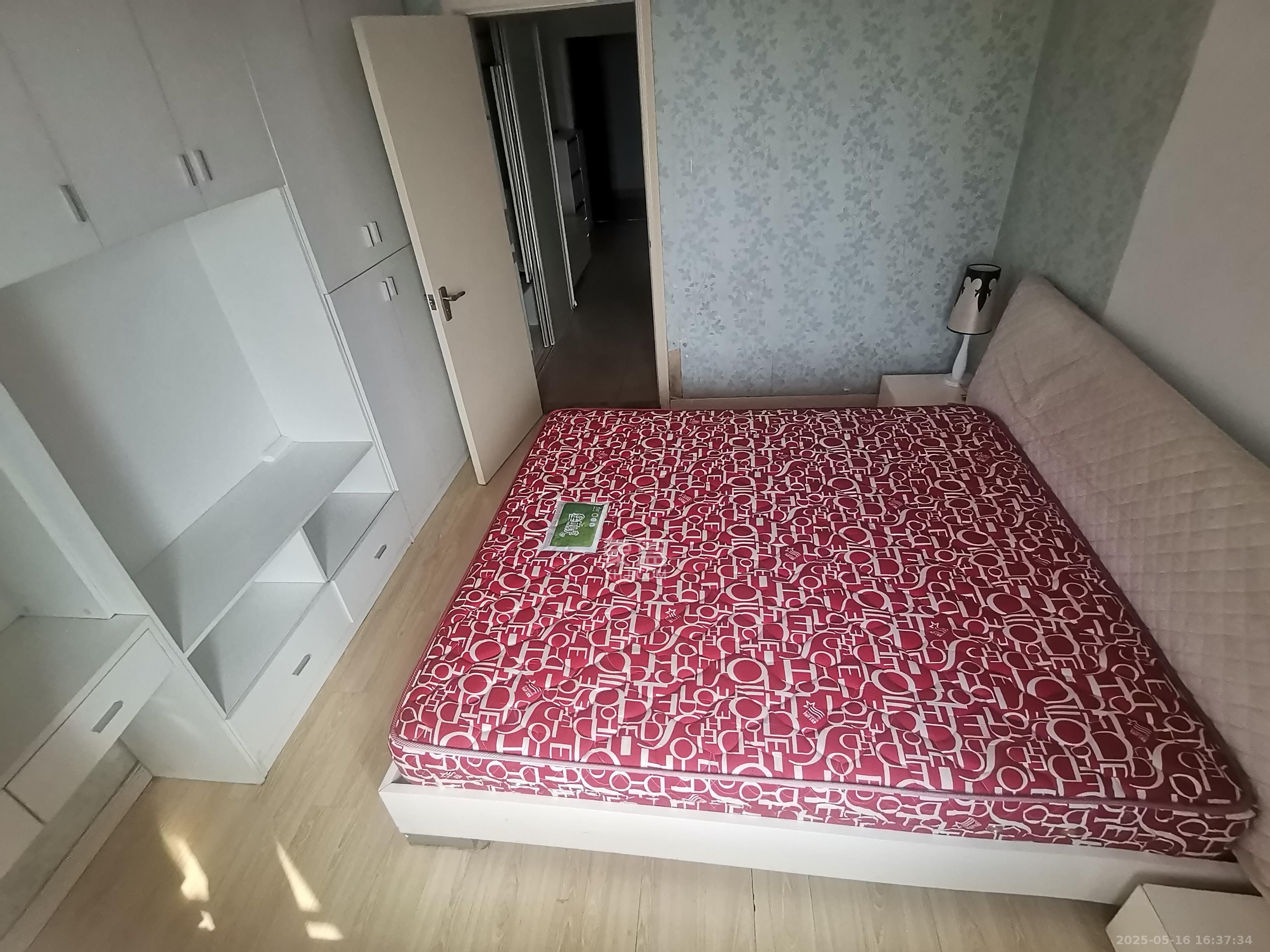 上东辛顿公寓  1室0厅0卫   1500.00元/月室内图