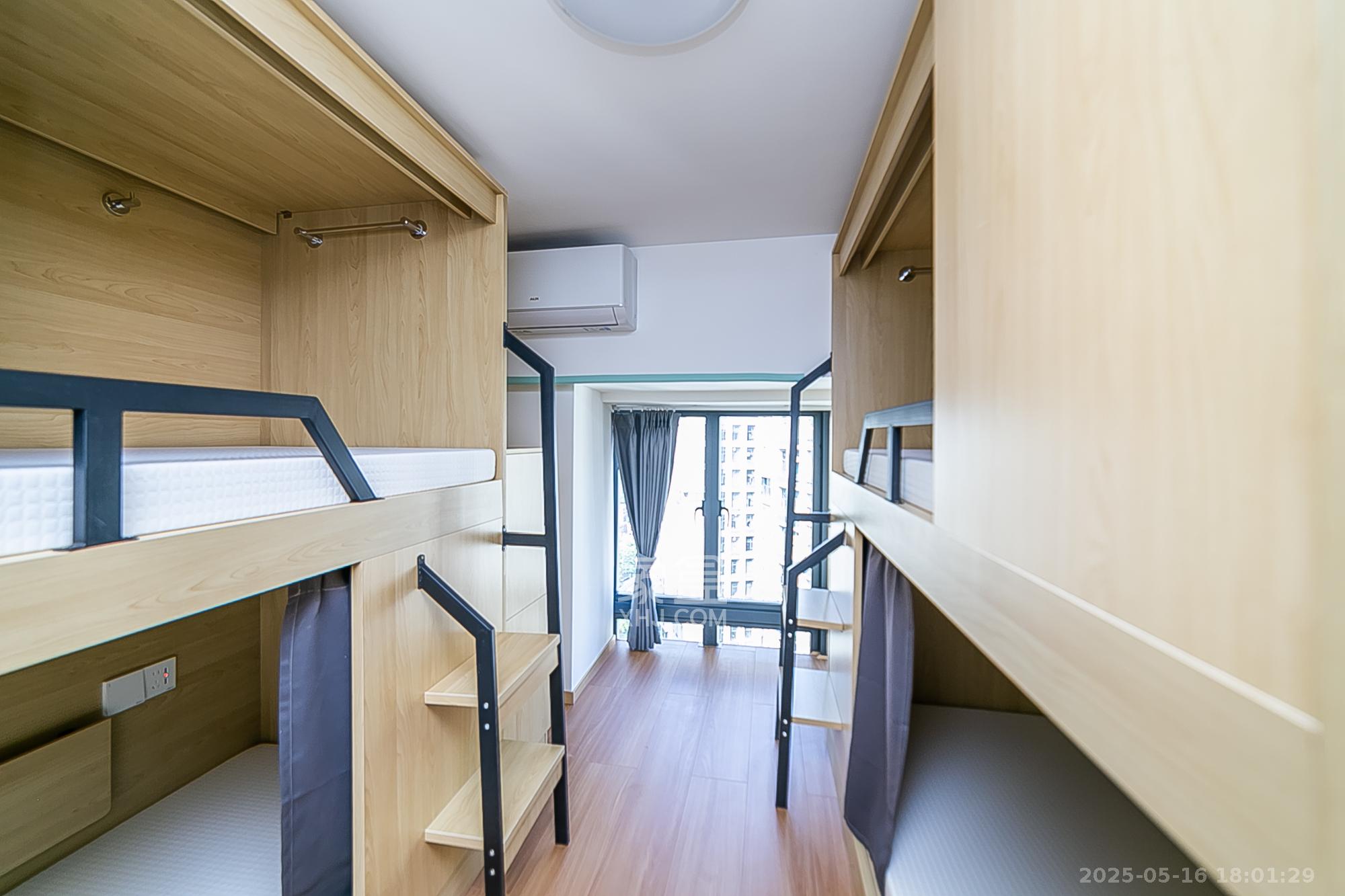 万润时光里 6室2厅1卫 60.0万 万润时光里 6室2厅1卫 60.0万卧室