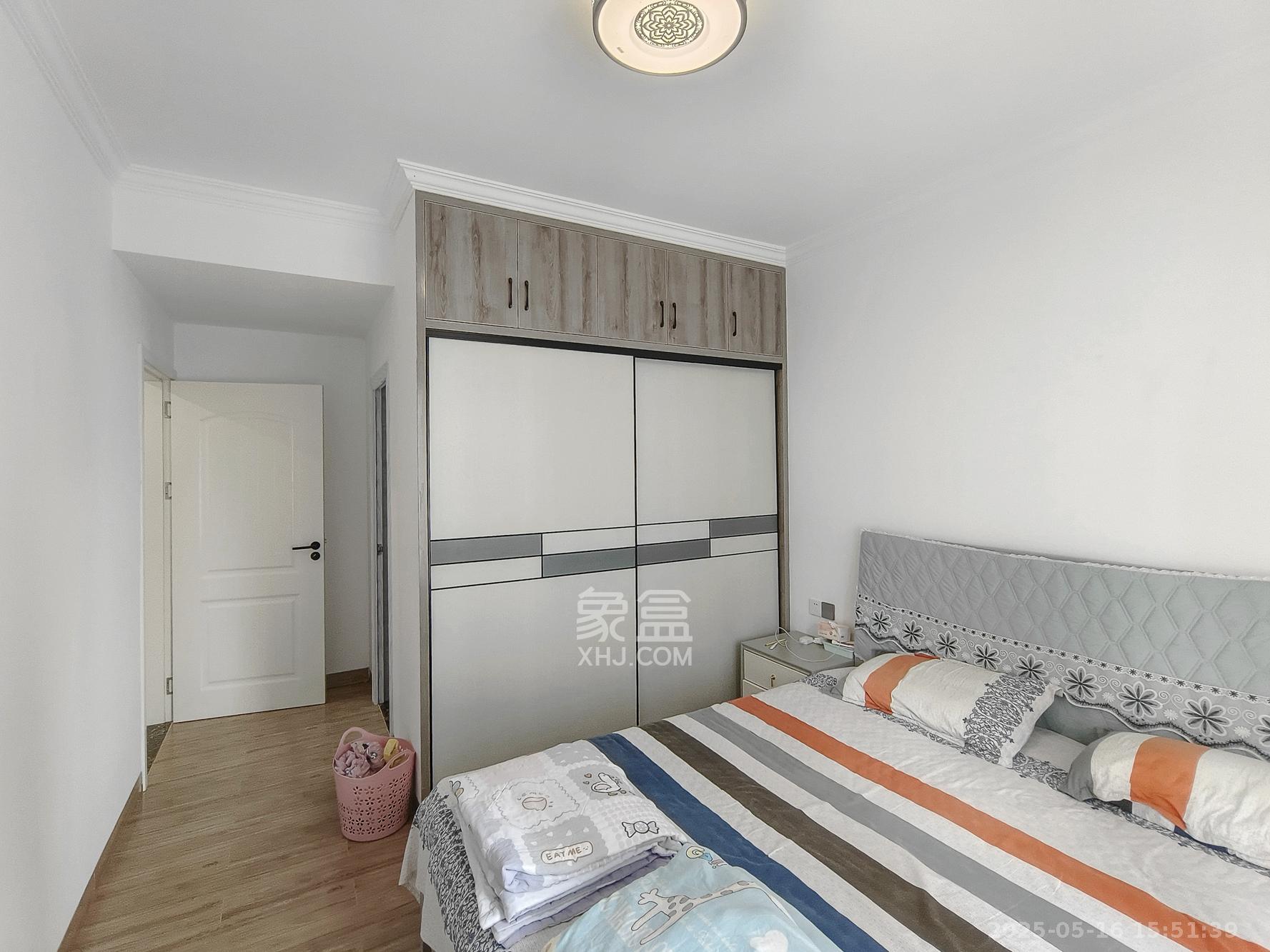 筑梦星园  4室2厅2卫    94.0万卧室