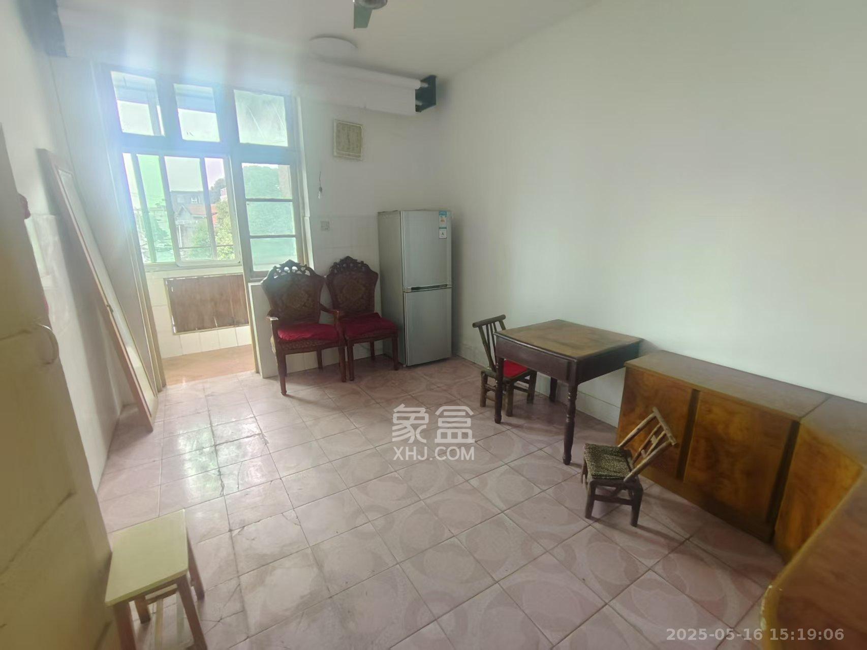 新四村 2室1厅1卫 500.0元/月 新四村 2室1厅1卫 500.0元/月室内图