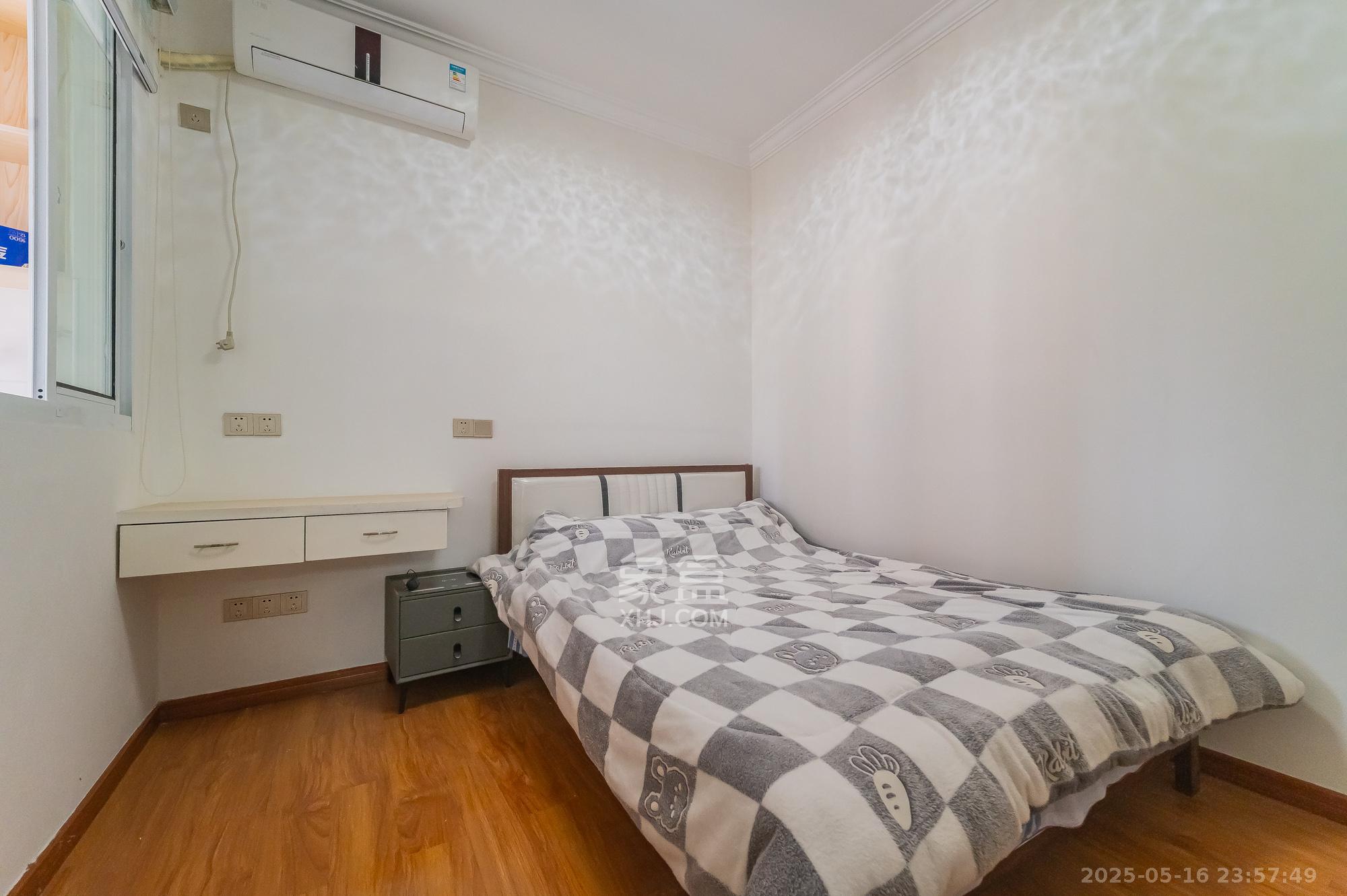 松雅轩(埃克斯社区) 2室2厅1卫 62.8万 松雅轩(埃克斯社区) 2室2厅1卫 62.8万卧室