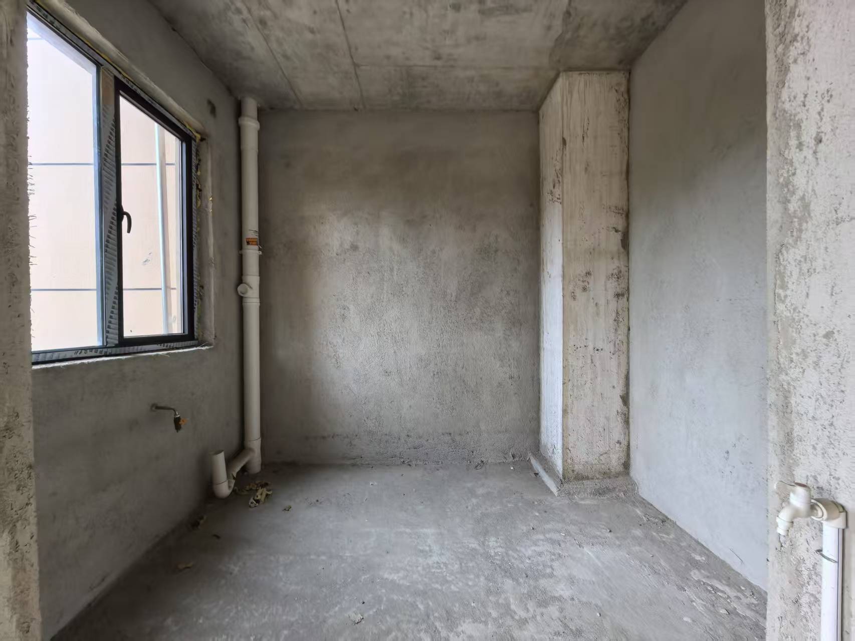 吉鸿花园 3室2厅2卫 59.8万 吉鸿花园 3室2厅2卫 59.8万客厅