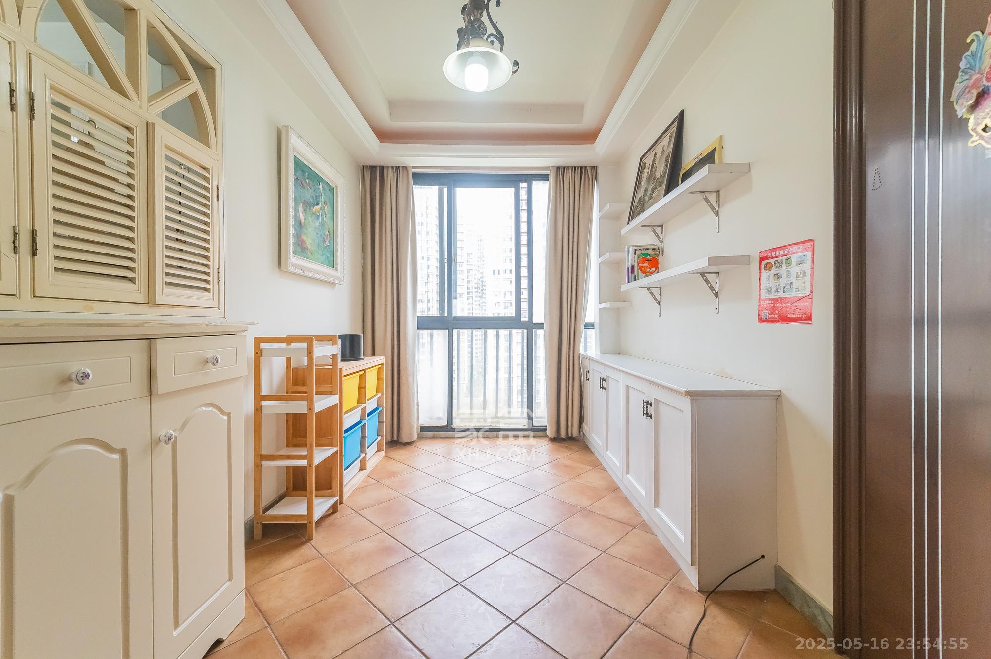 鹏基诺亚山林 3室2厅2卫 78.8万 鹏基诺亚山林 3室2厅2卫 78.8万客厅