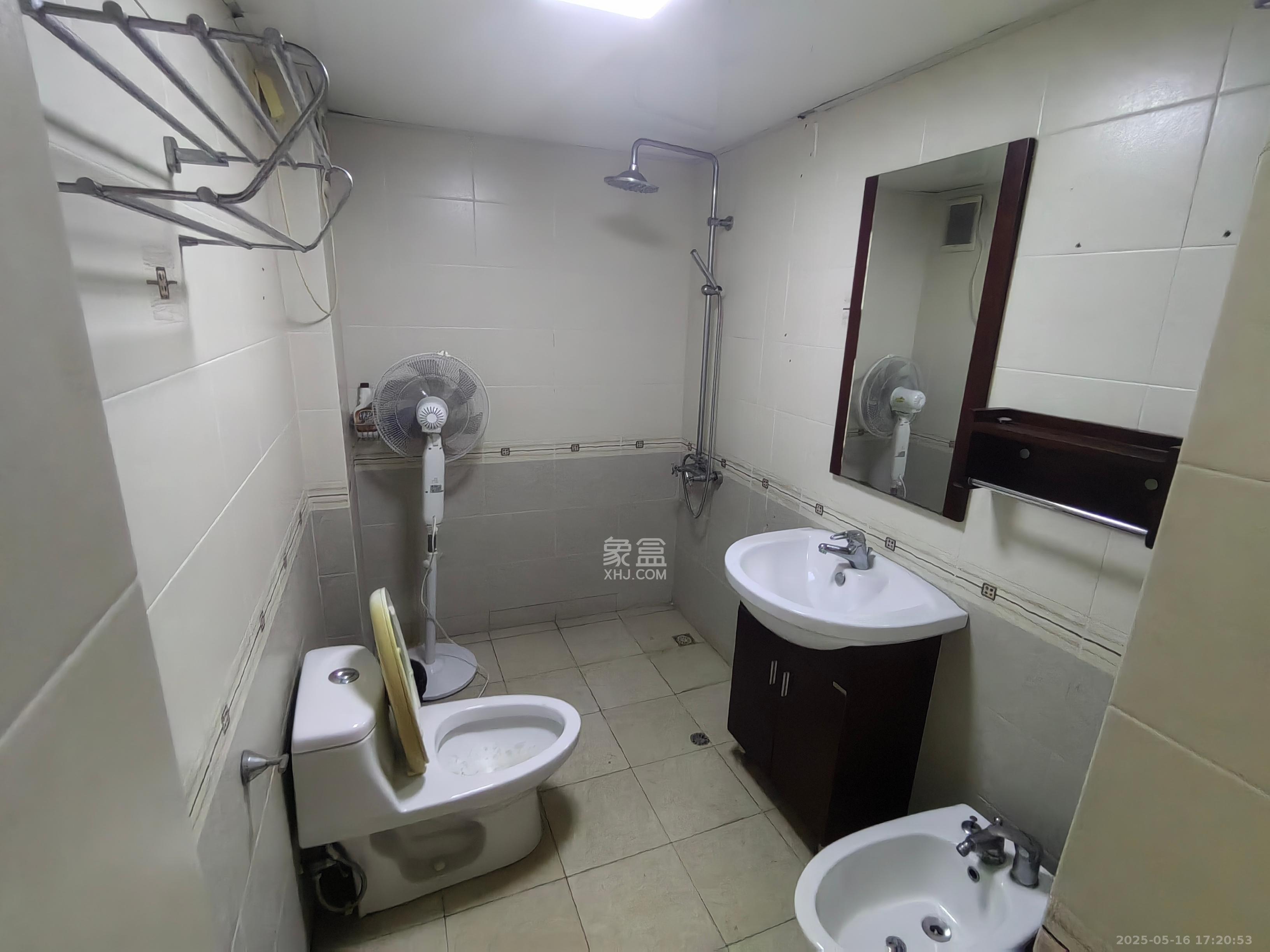 丰园(中山小区)  1室0厅0卫    2300.0元/月 丰园(中山小区)  1室0厅0卫    2300.0元/月室内图