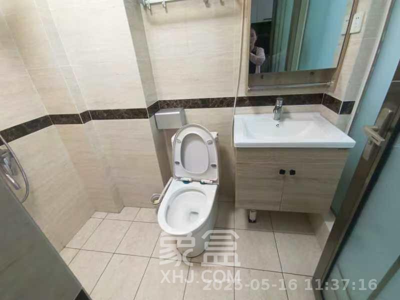 东盈商业广场(华泉城市广场)  1室1厅1卫    1600.0元/月 东盈商业广场(华泉城市广场)  1室1厅1卫    1600.0元/月