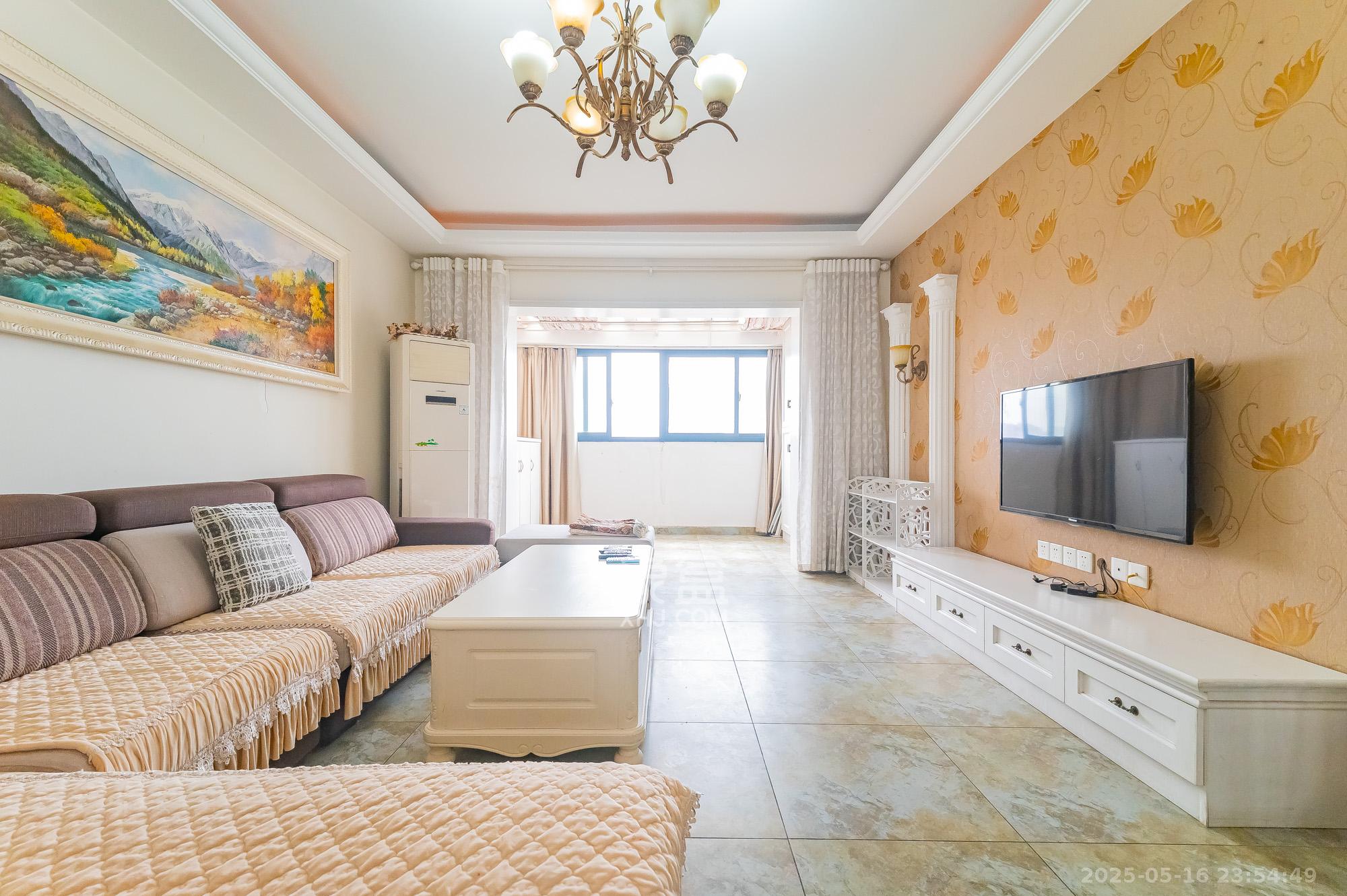 鹏基诺亚山林 3室2厅2卫 78.8万 鹏基诺亚山林 3室2厅2卫 78.8万客厅