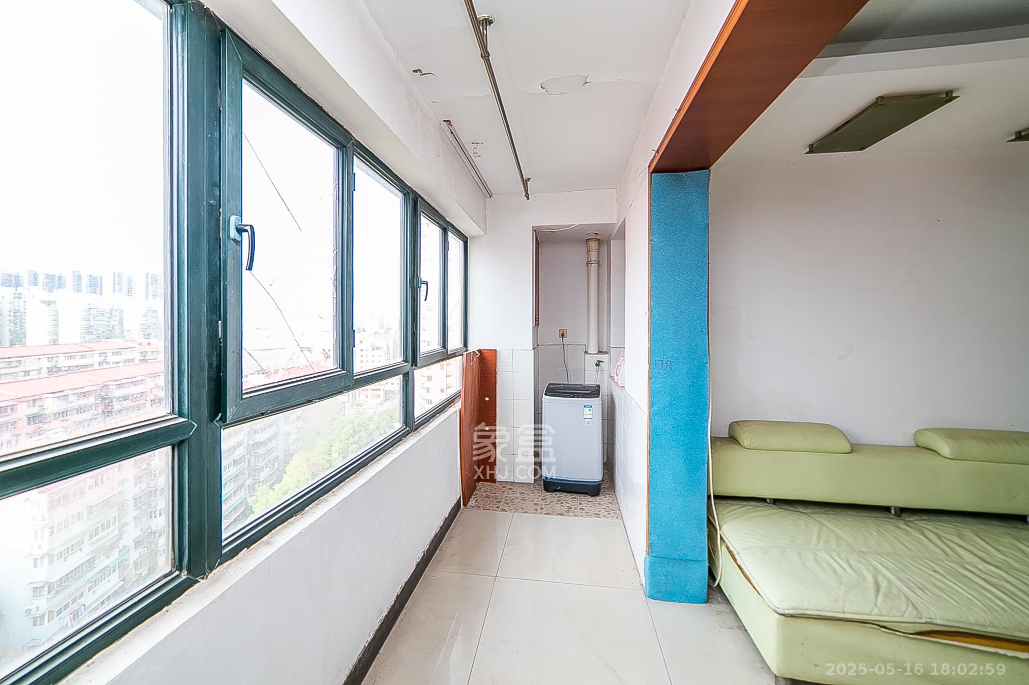 南国新城 2室2厅1卫 50.8万 南国新城 2室2厅1卫 50.8万阳台