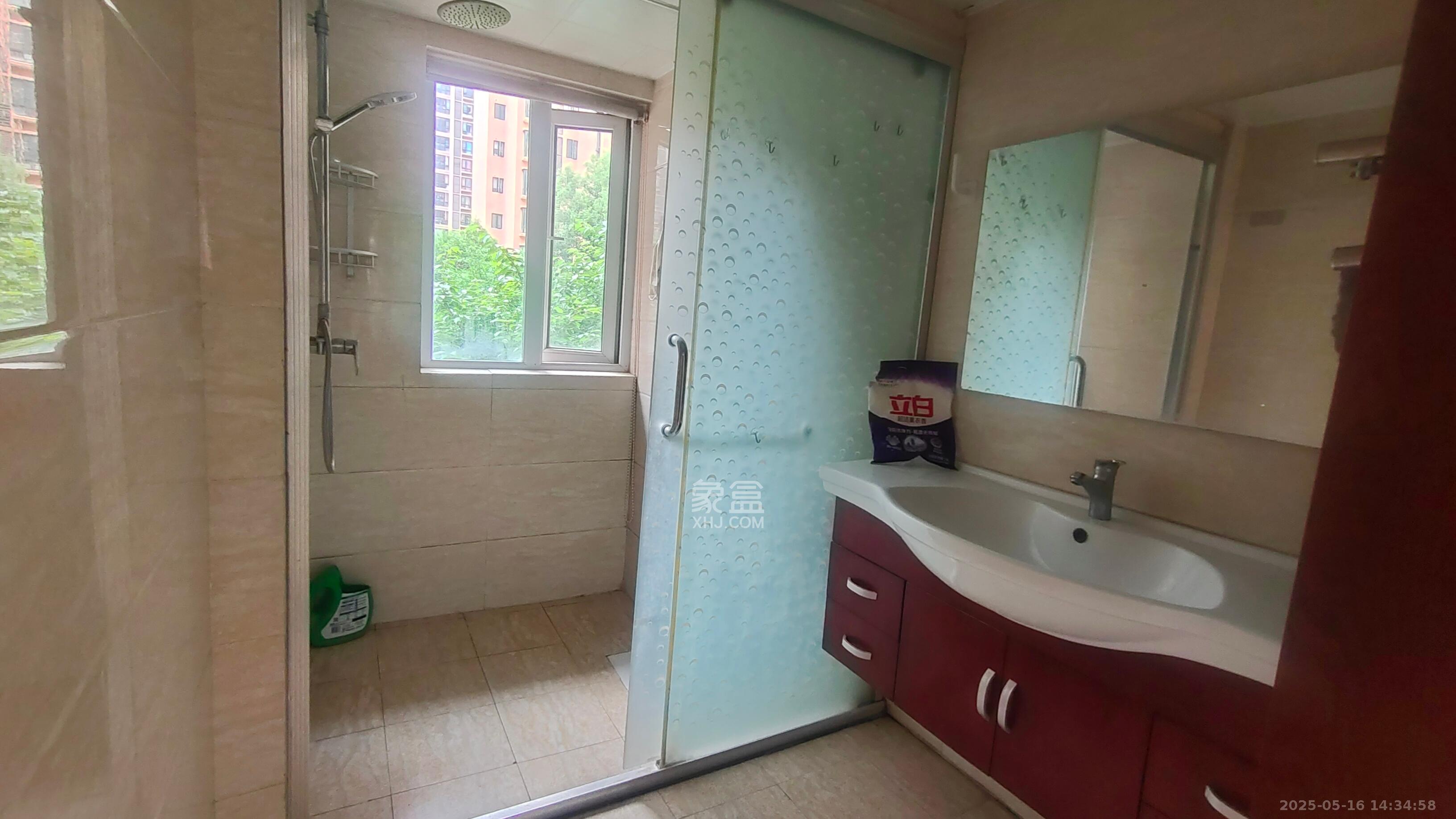 丽发新城 3室2厅2卫 2300.0元/月 丽发新城 3室2厅2卫 2300.0元/月室内图