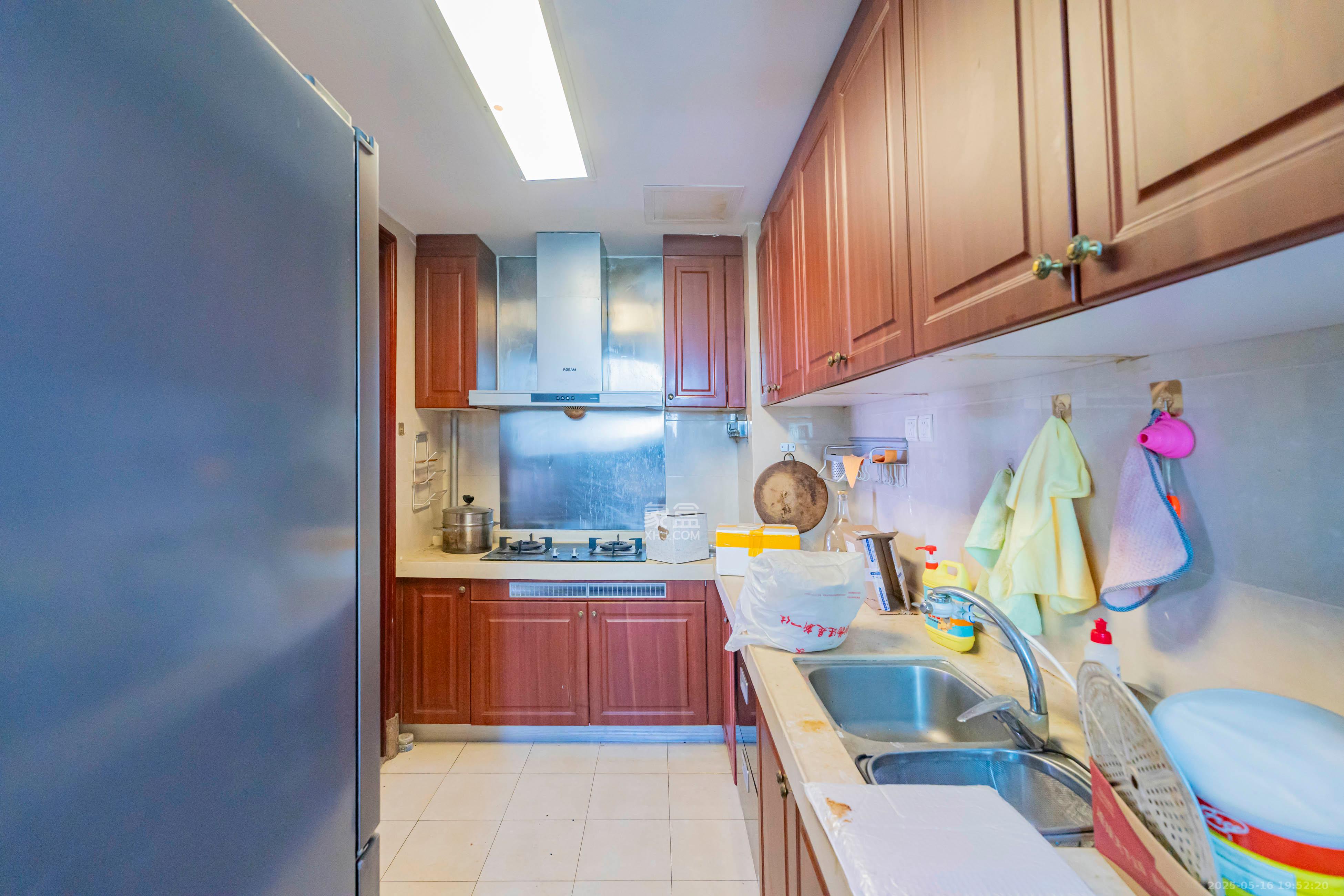 恒大雅苑 3室2厅2卫 95.0万 恒大雅苑 3室2厅2卫 95.0万厨房