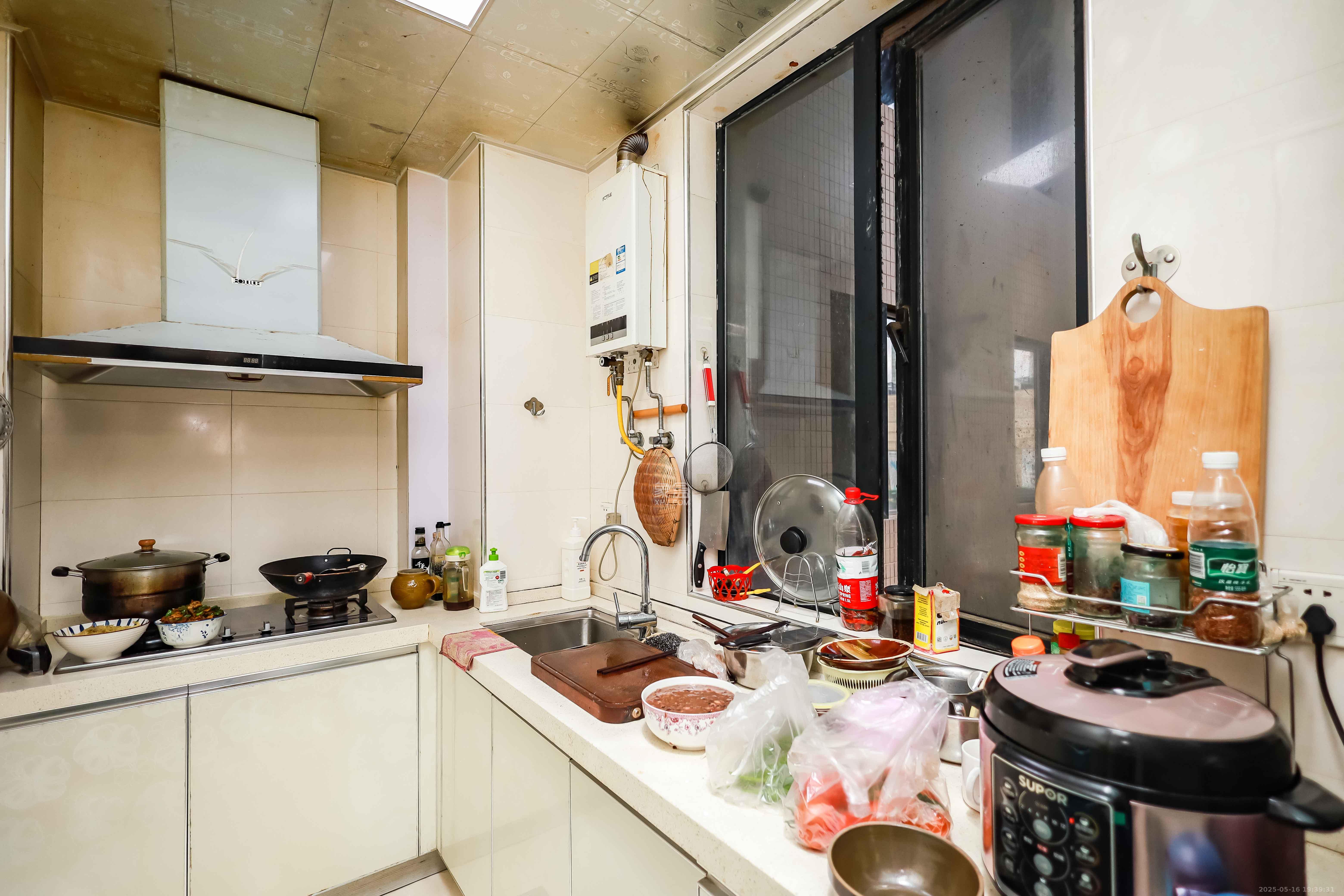 永祺西京  3室2厅2卫    110.0万 永祺西京  3室2厅2卫    110.0万厨房