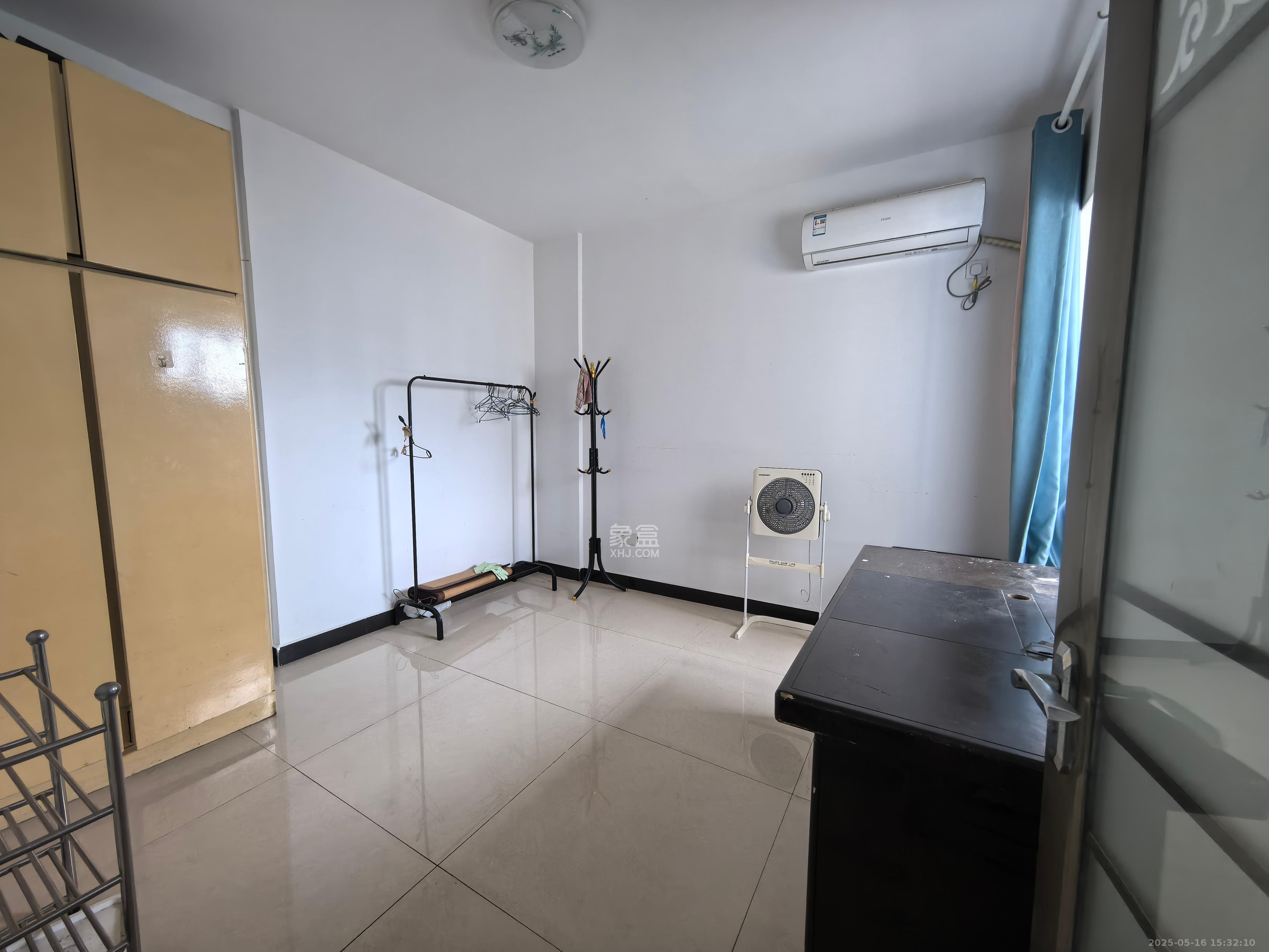 工贸大厦  2室2厅1卫    2300.0元/月室内图