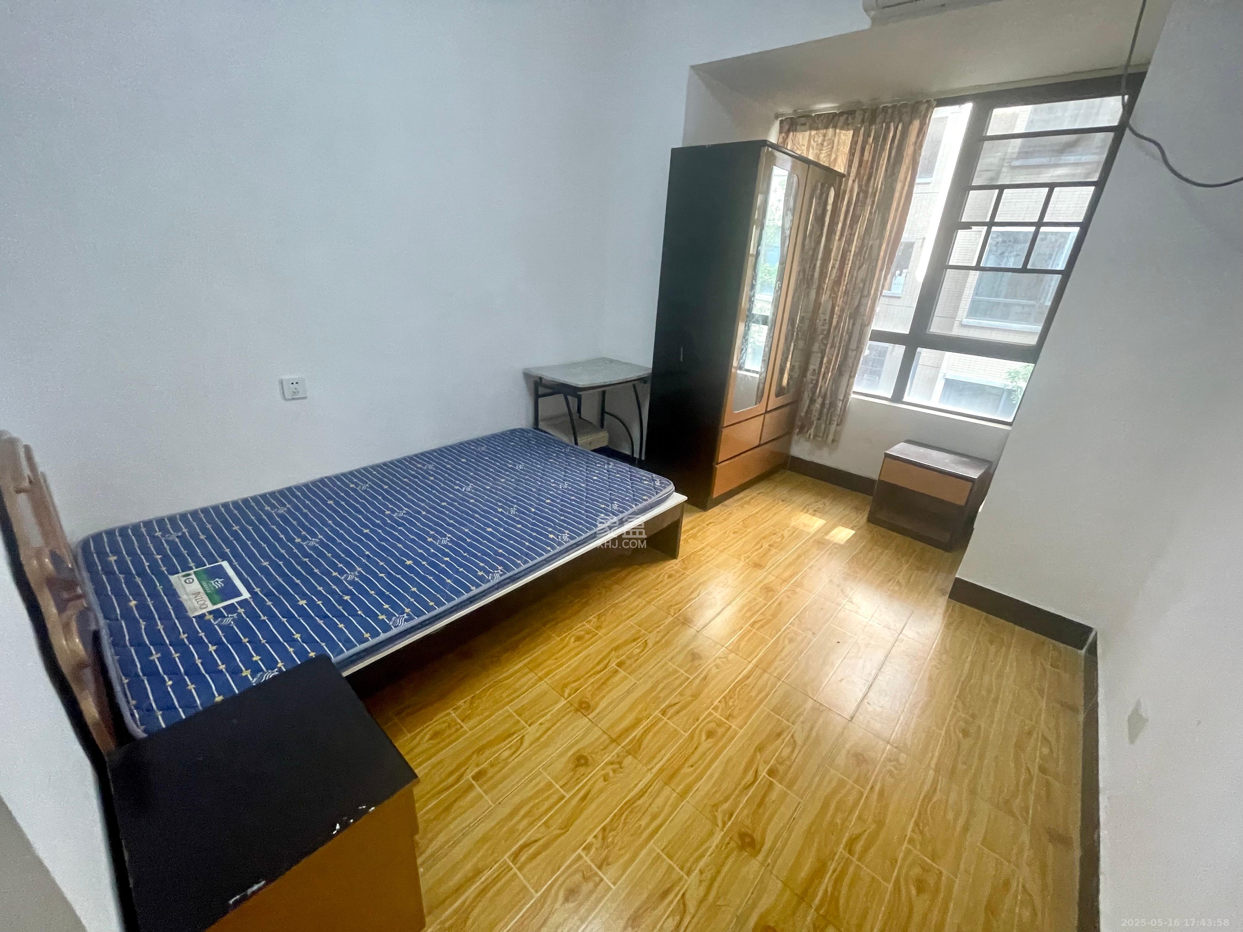 保利天心嘉园  4室2厅1卫    2300.0元/月室内图