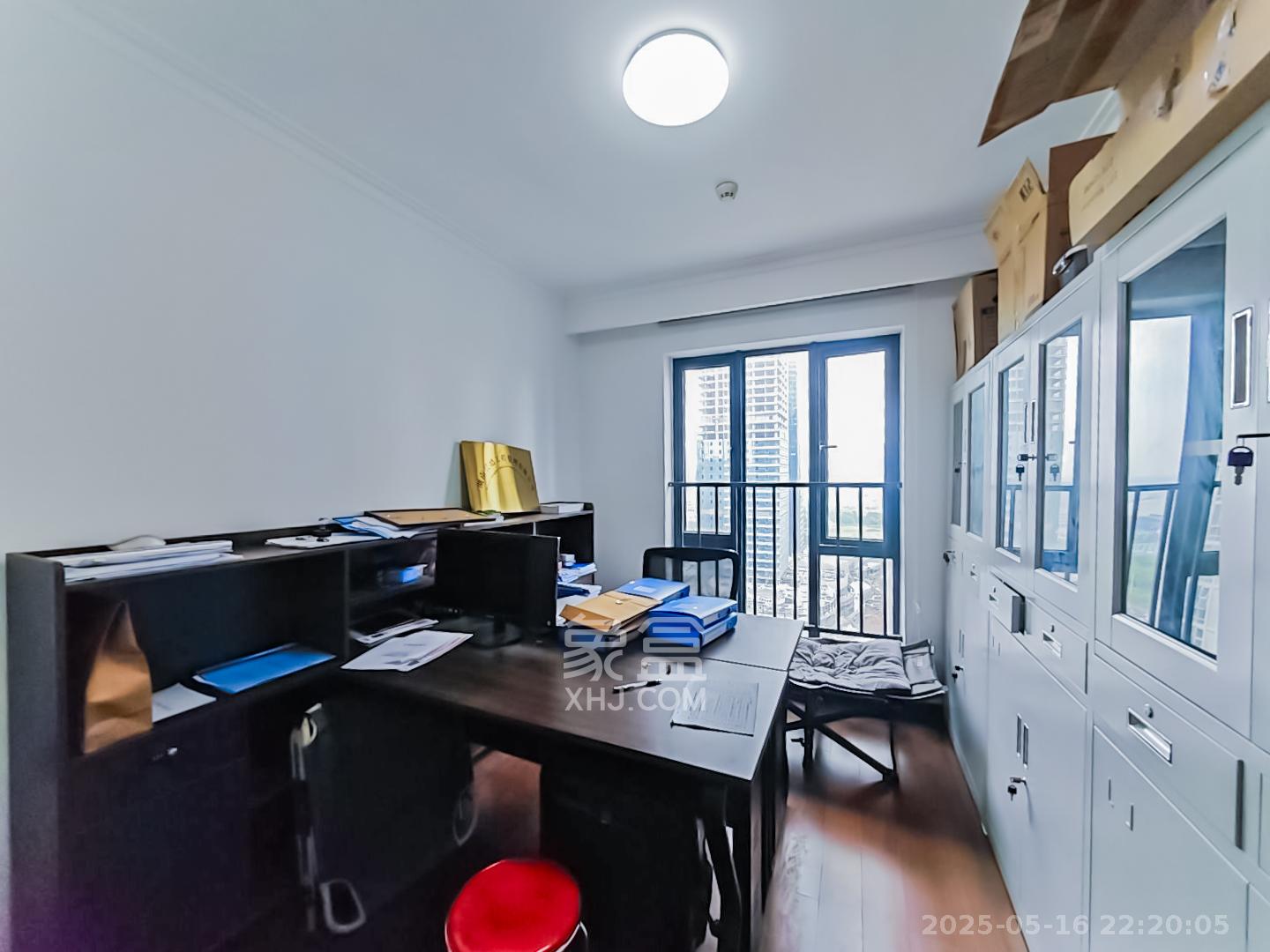 绿地长沙城际空间站(绿地新里佳苑)  5室2厅2卫    175.0万 绿地长沙城际空间站(绿地新里佳苑)  5室2厅2卫    175.0万卧室