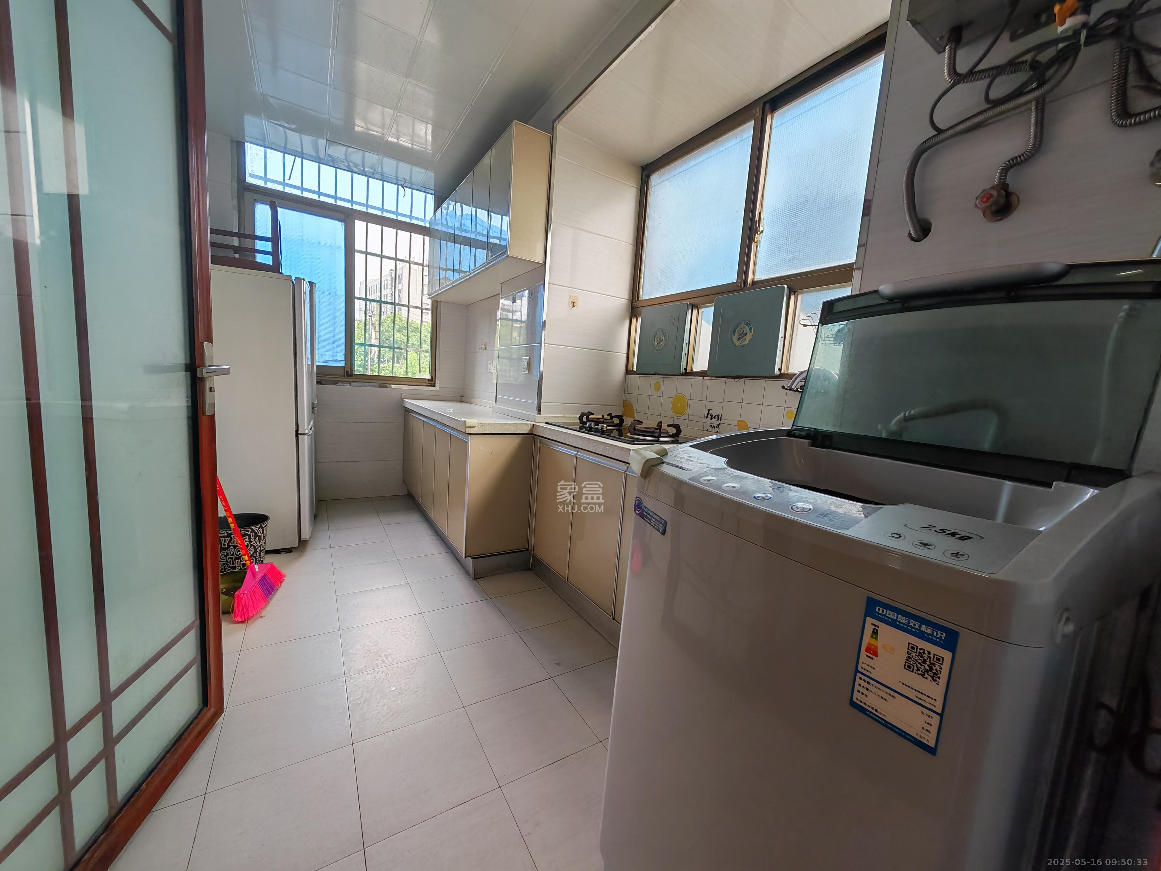 省医疗器械药品公司宿舍 1室0厅0卫 1400.0元/月 省医疗器械药品公司宿舍 1室0厅0卫 1400.0元/月室内图