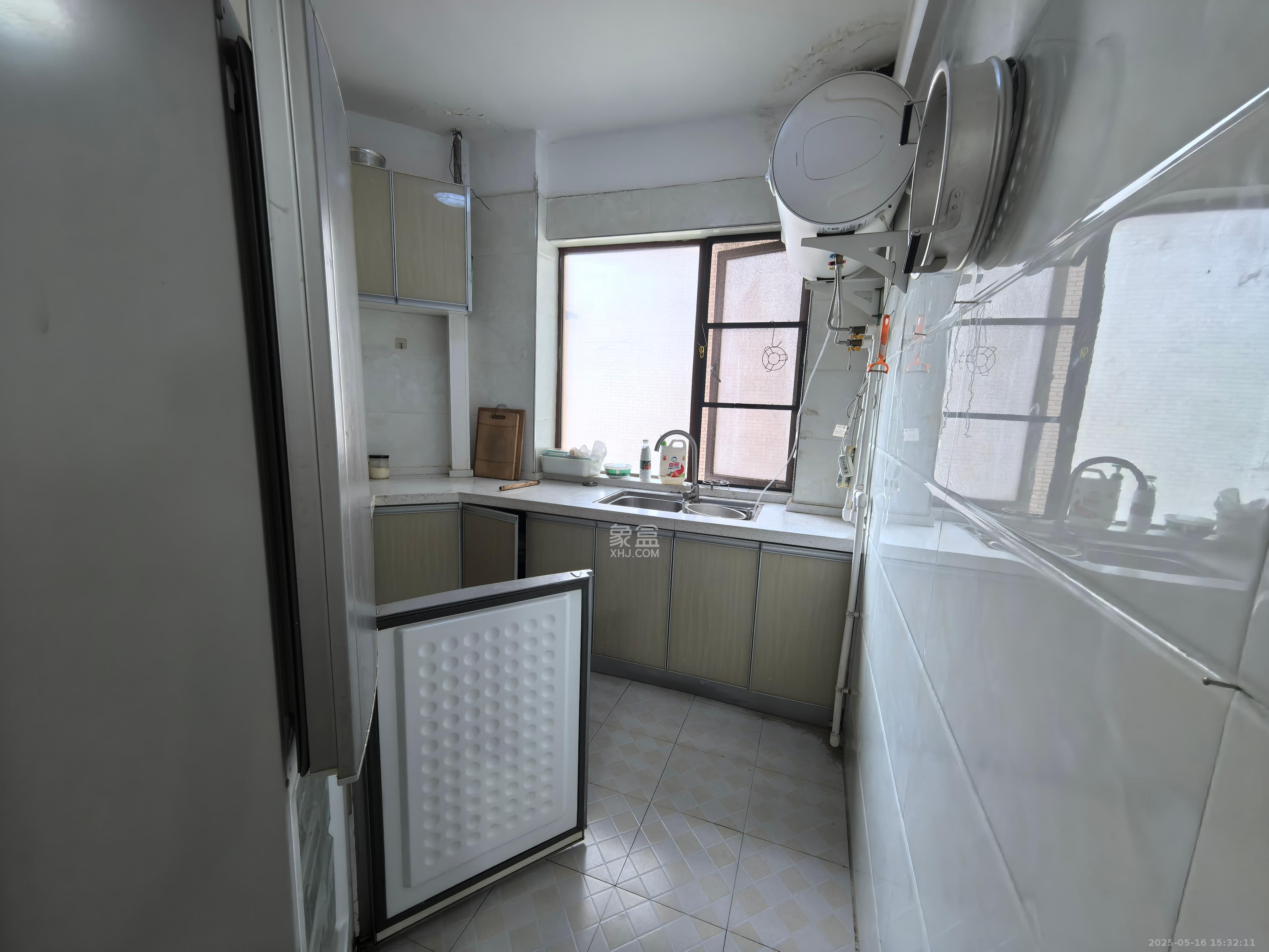 工贸大厦 2室2厅1卫 2300.0元/月 工贸大厦 2室2厅1卫 2300.0元/月室内图