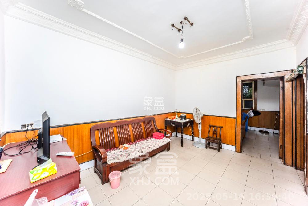 红石咀社区(湖南省第六工程公司宿舍) 3室2厅1卫 1600.0元/月 红石咀社区(湖南省第六工程公司宿舍) 3室2厅1卫 1600.0元/月室内图