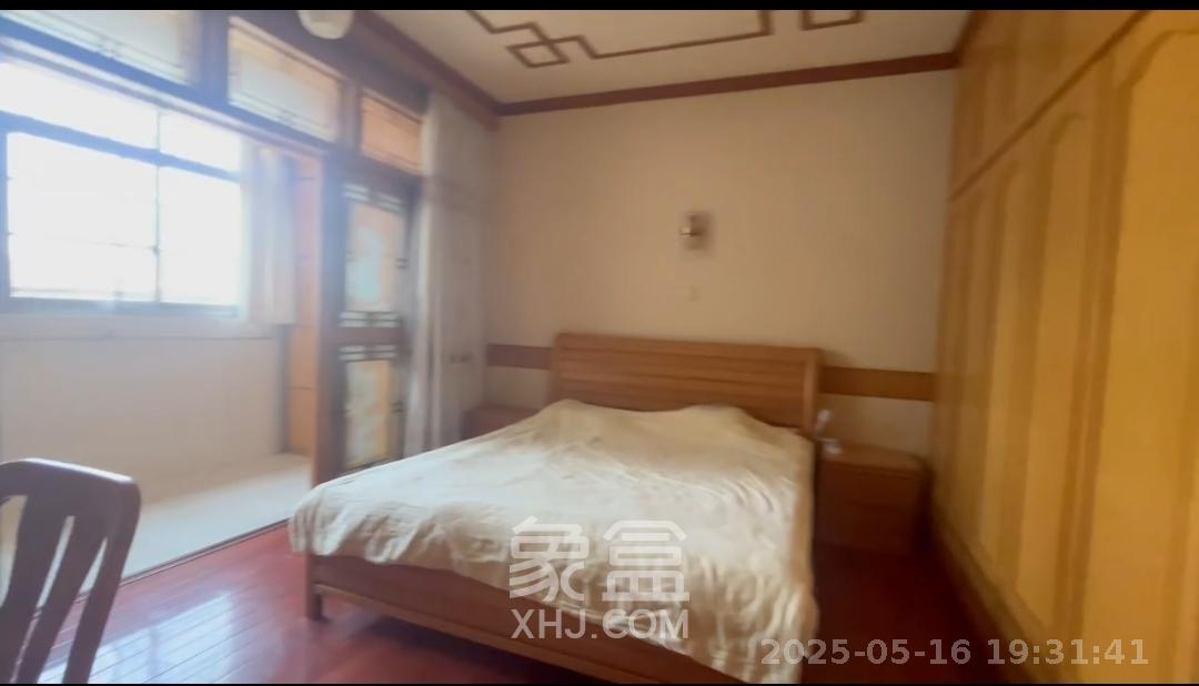红旗社区  2室1厅1卫   2400.00元/月室内图