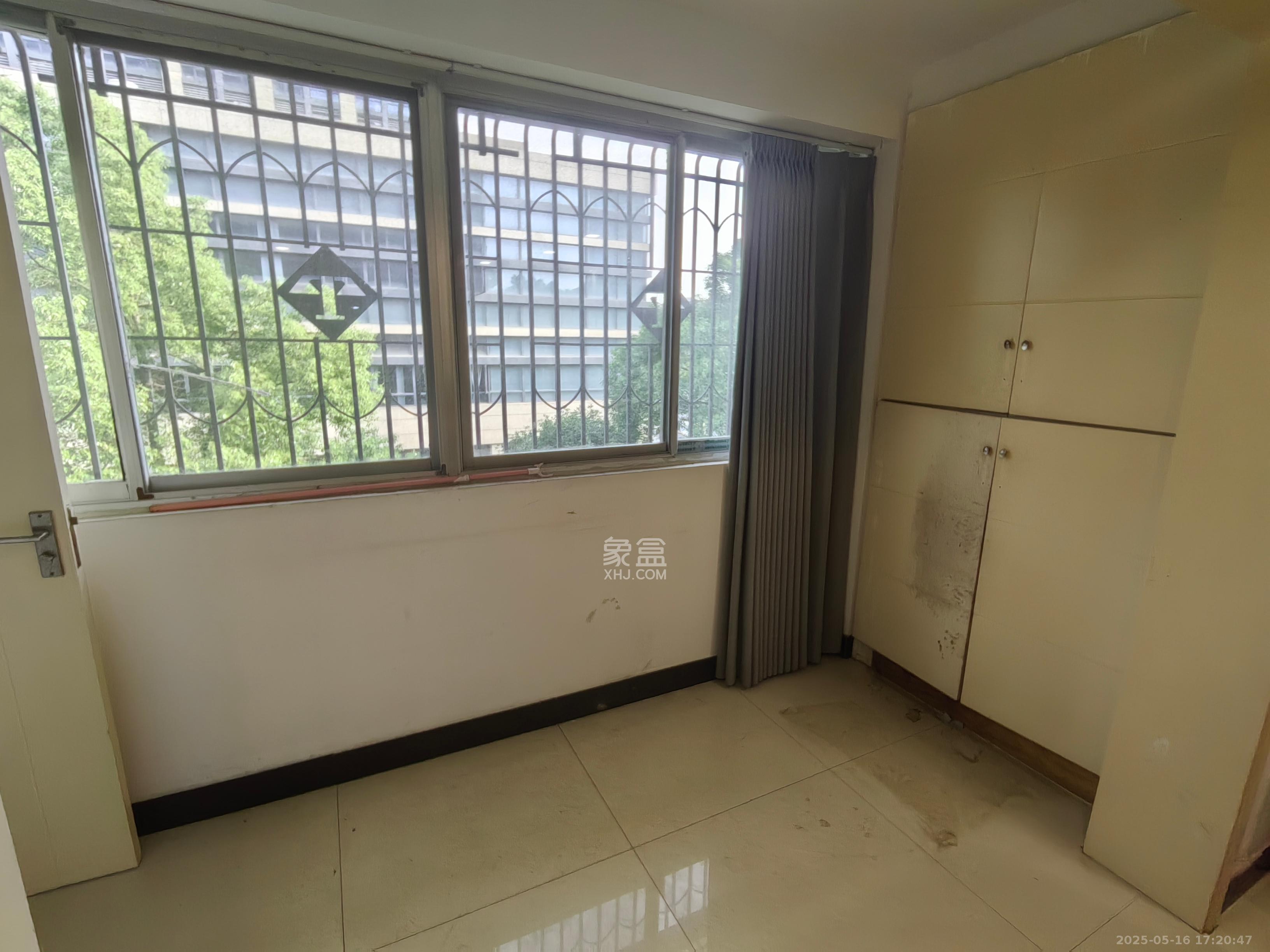 丰园(中山小区)  1室0厅0卫    2300.0元/月 丰园(中山小区)  1室0厅0卫    2300.0元/月室内图