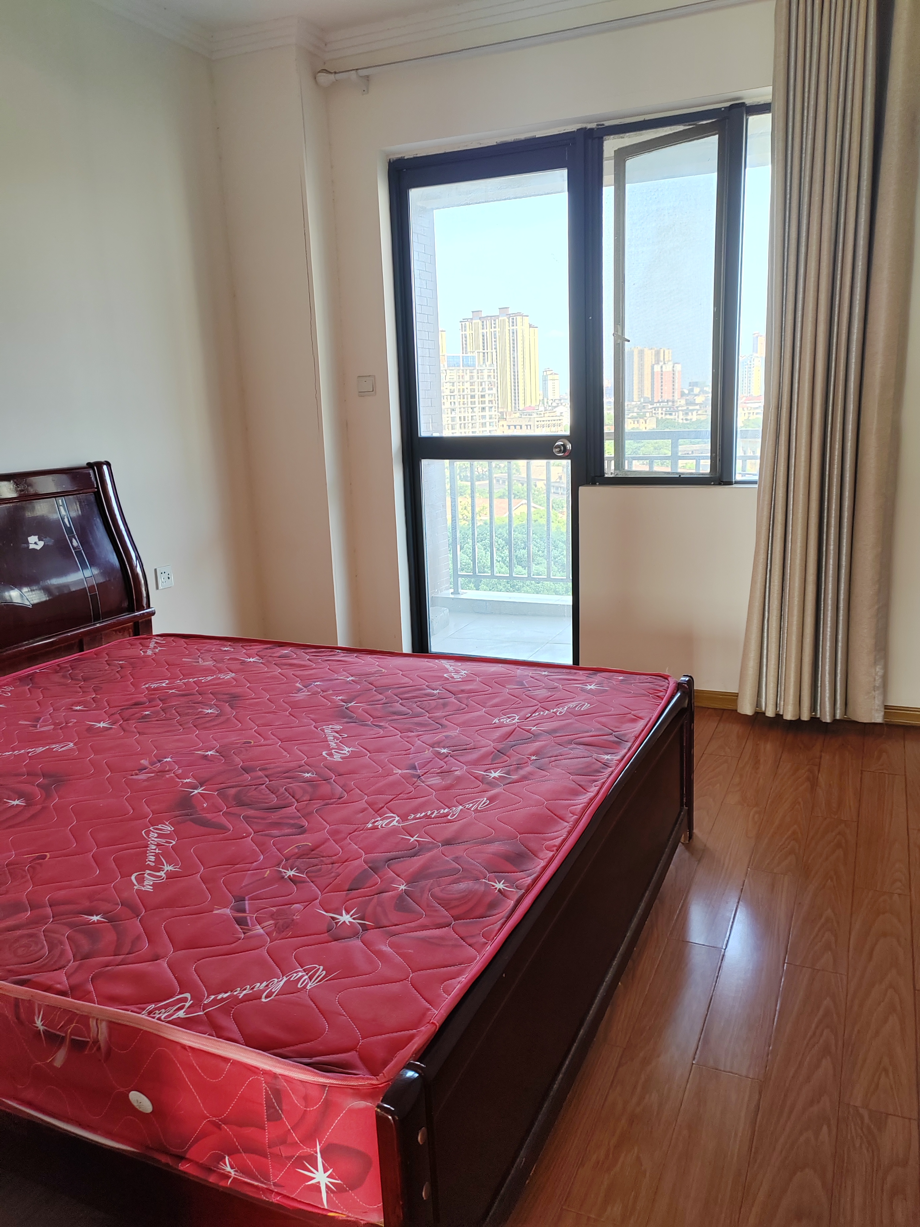 太一御江城 3室2厅2卫 2200.0元/月 太一御江城 3室2厅2卫 2200.0元/月室内图