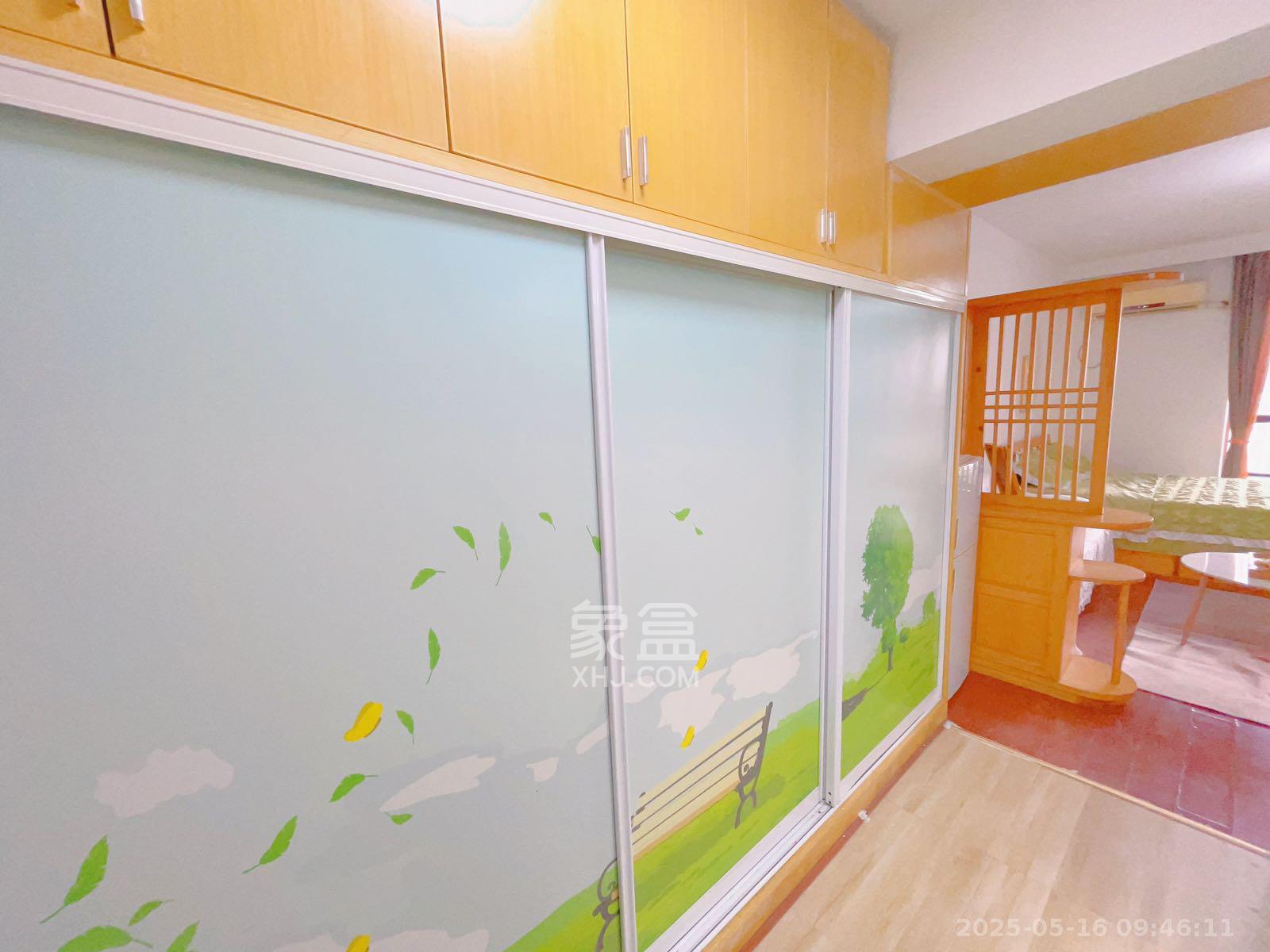 三万英尺  1室1厅1卫   1800.00元/月室内图