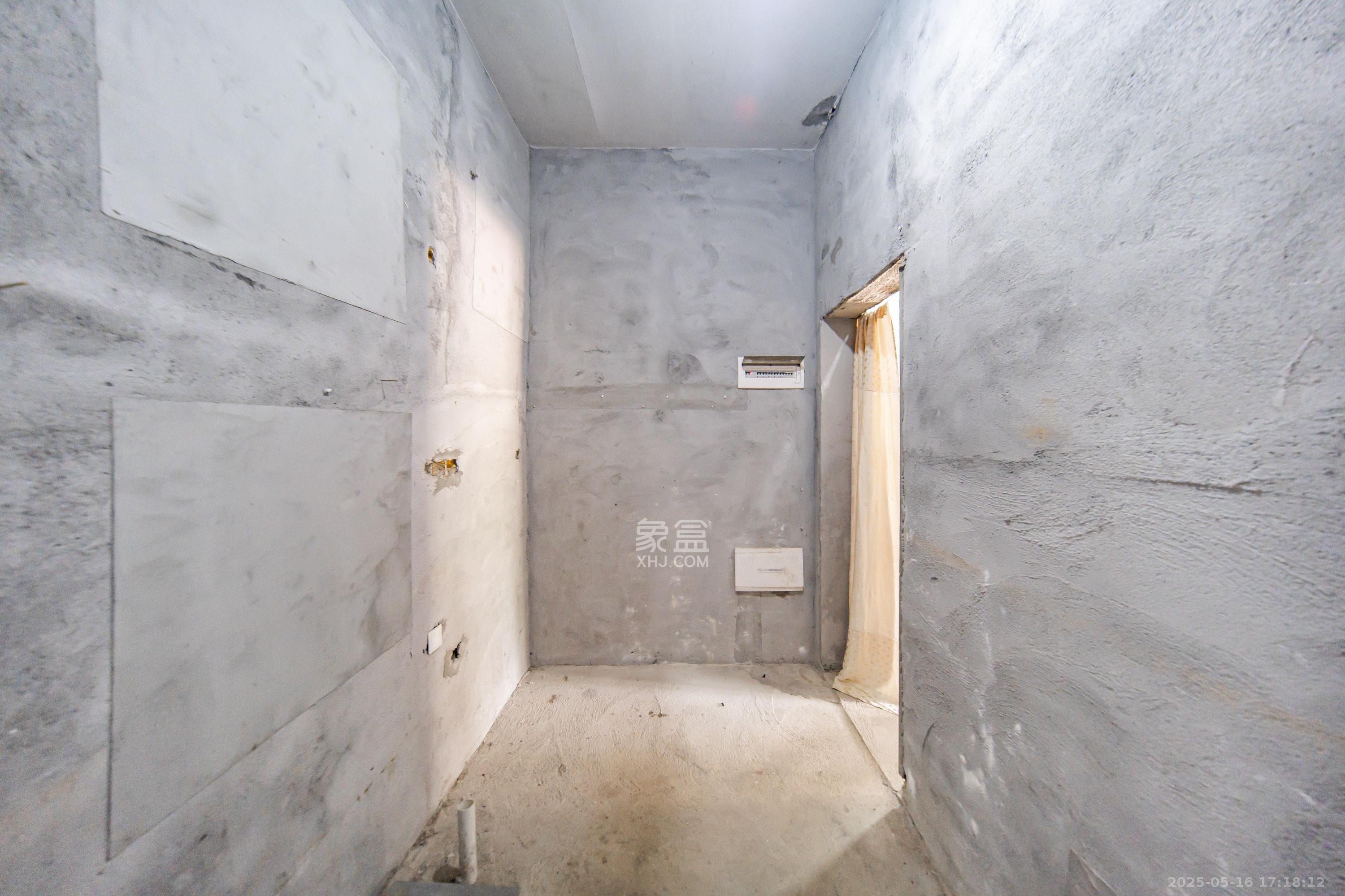 恒大半山悦府  1室1厅1卫    30.0万 恒大半山悦府  1室1厅1卫    30.0万厨房