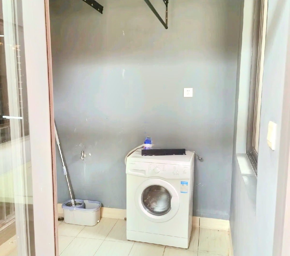 宜家广场  2室1厅1卫    90.0万 宜家广场  2室1厅1卫    90.0万室内图