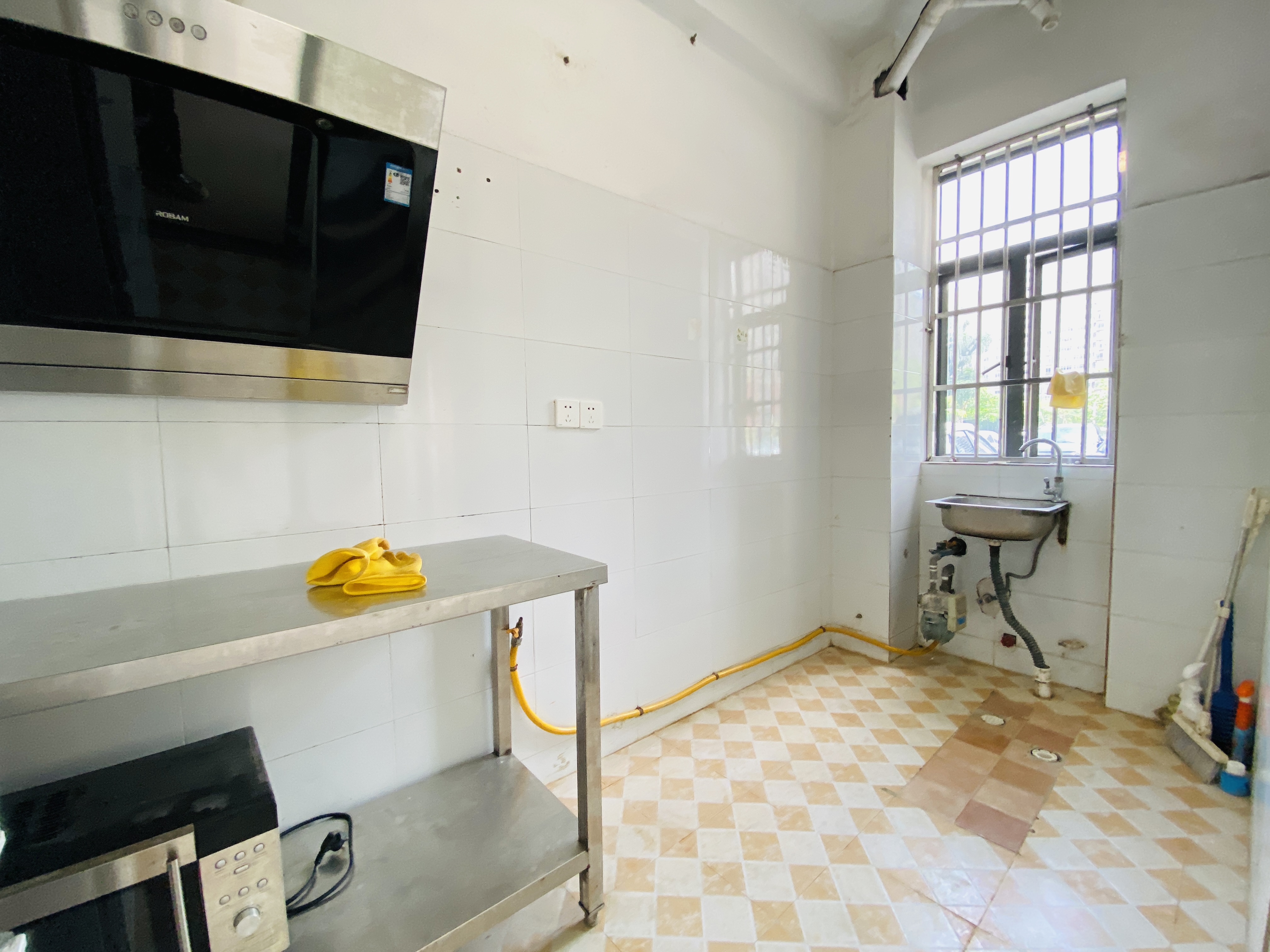 红城湖延长线(别名:滨江华庭) 3室2厅1卫 3800.0元/月 红城湖延长线(别名:滨江华庭) 3室2厅1卫 3800.0元/月室内图