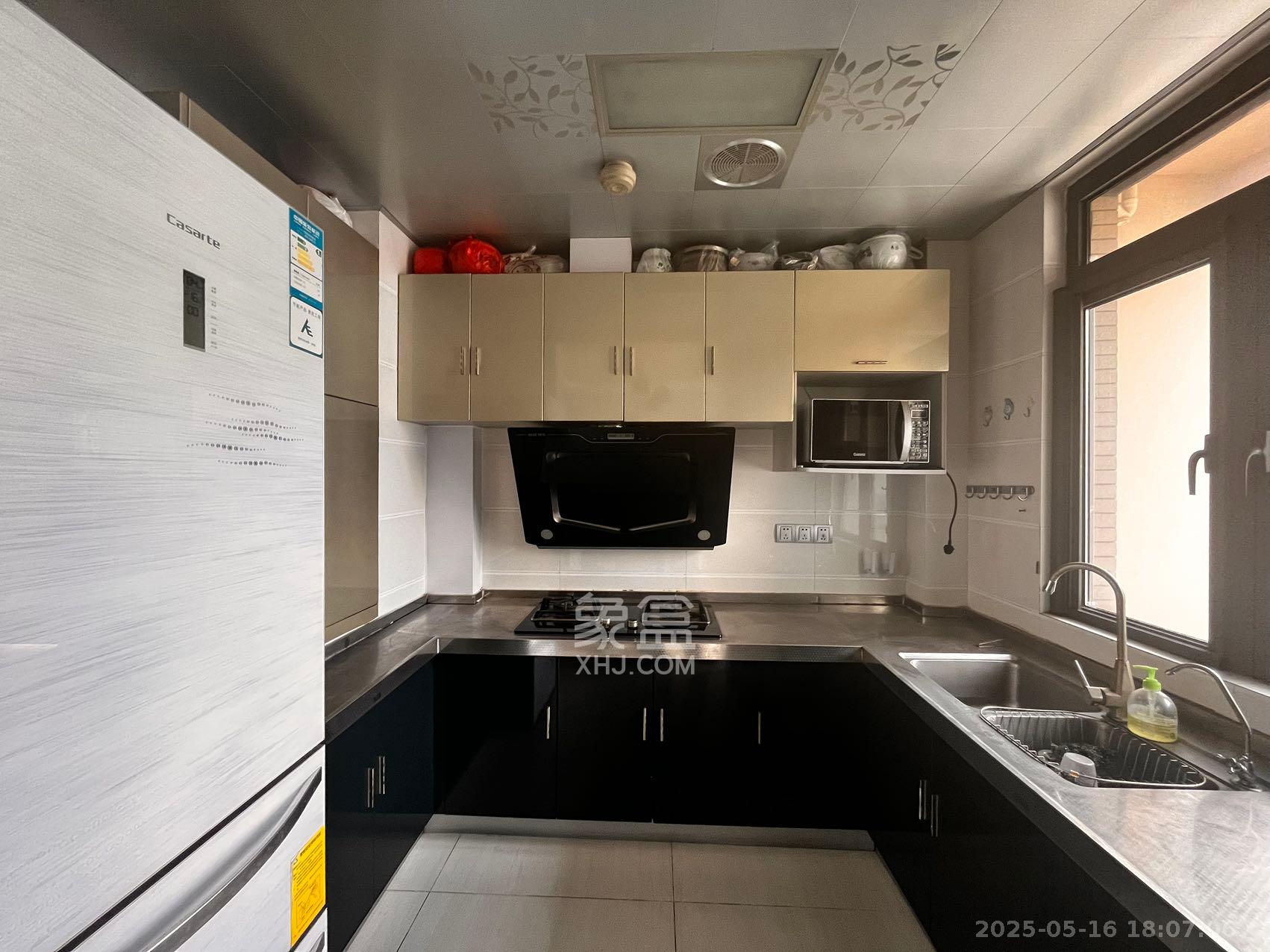 藏珑湖上国际花园 4室2厅2卫 4000.0元/月 藏珑湖上国际花园 4室2厅2卫 4000.0元/月室内图