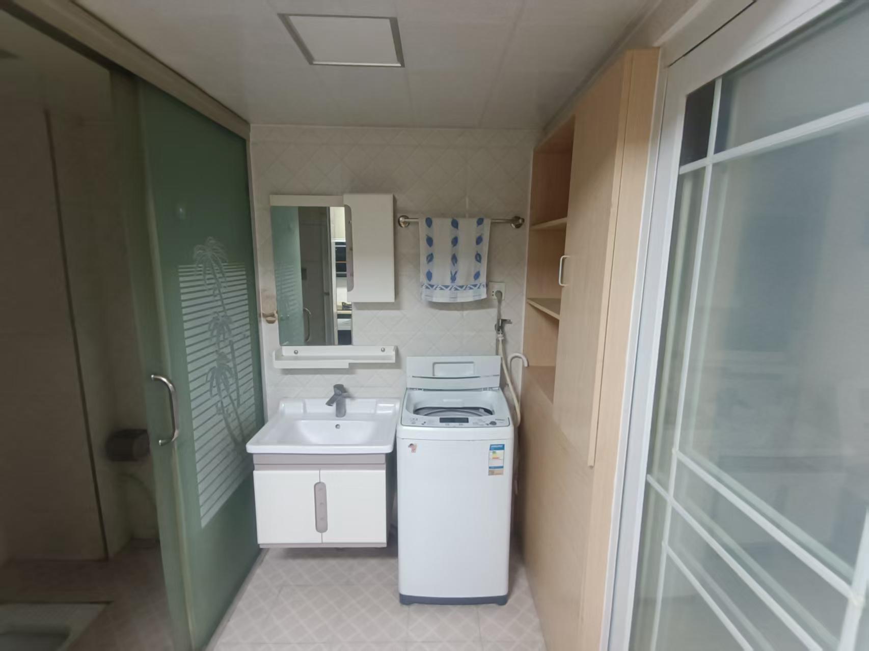 鸿泰国际 2室1厅1卫 1600.0元/月 鸿泰国际 2室1厅1卫 1600.0元/月室内图