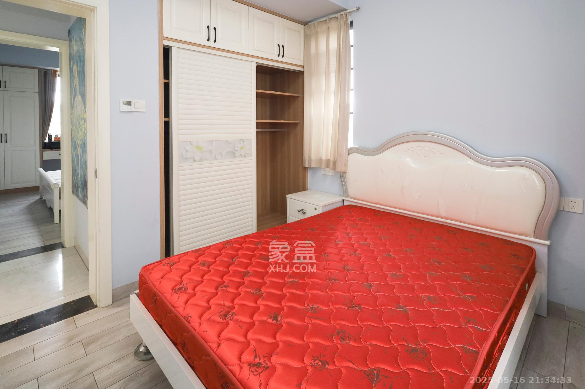 水映加州 3室2厅1卫 150.0万 水映加州 3室2厅1卫 150.0万卧室