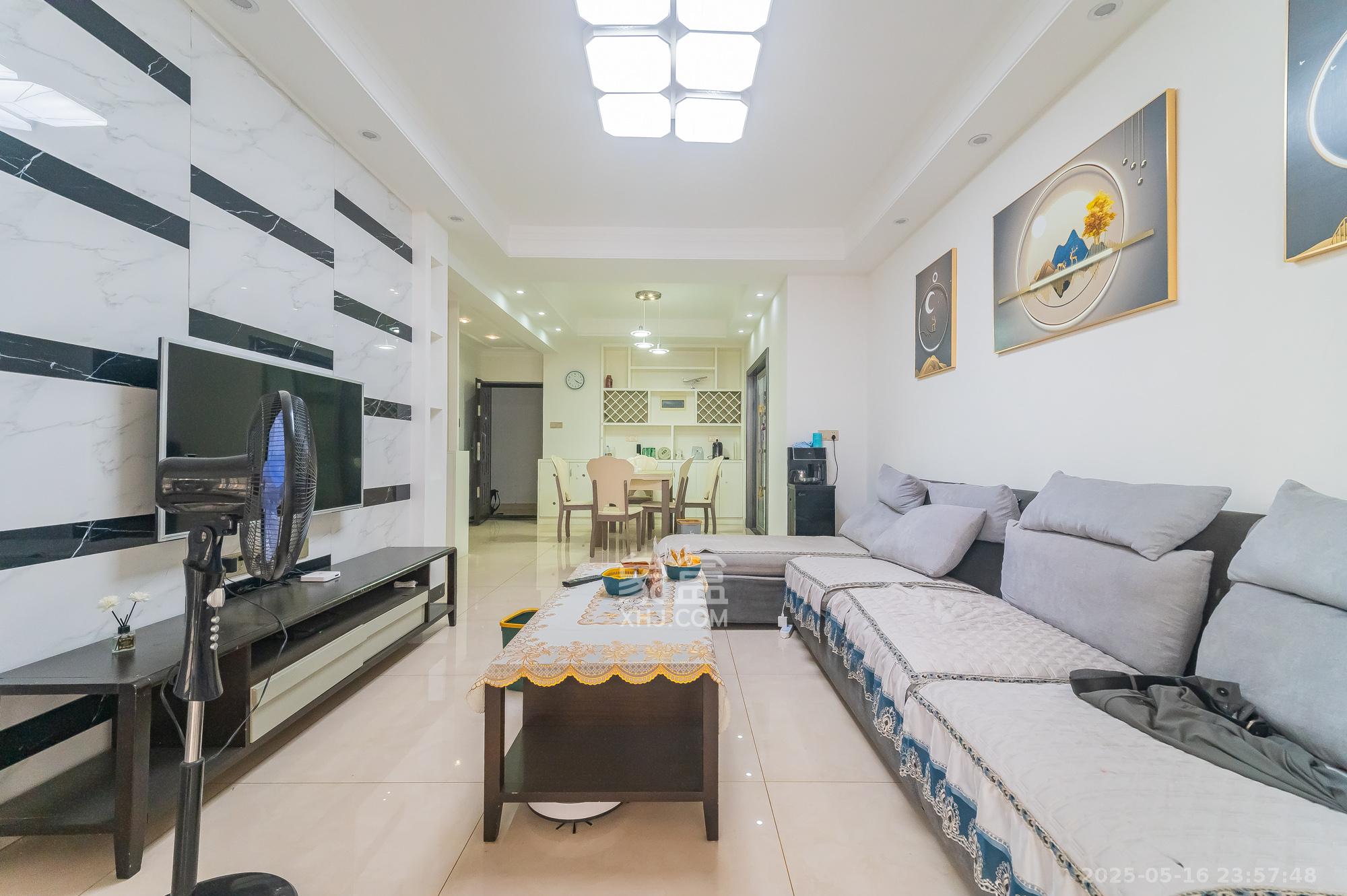 松雅轩(埃克斯社区) 2室2厅1卫 62.8万 松雅轩(埃克斯社区) 2室2厅1卫 62.8万客厅