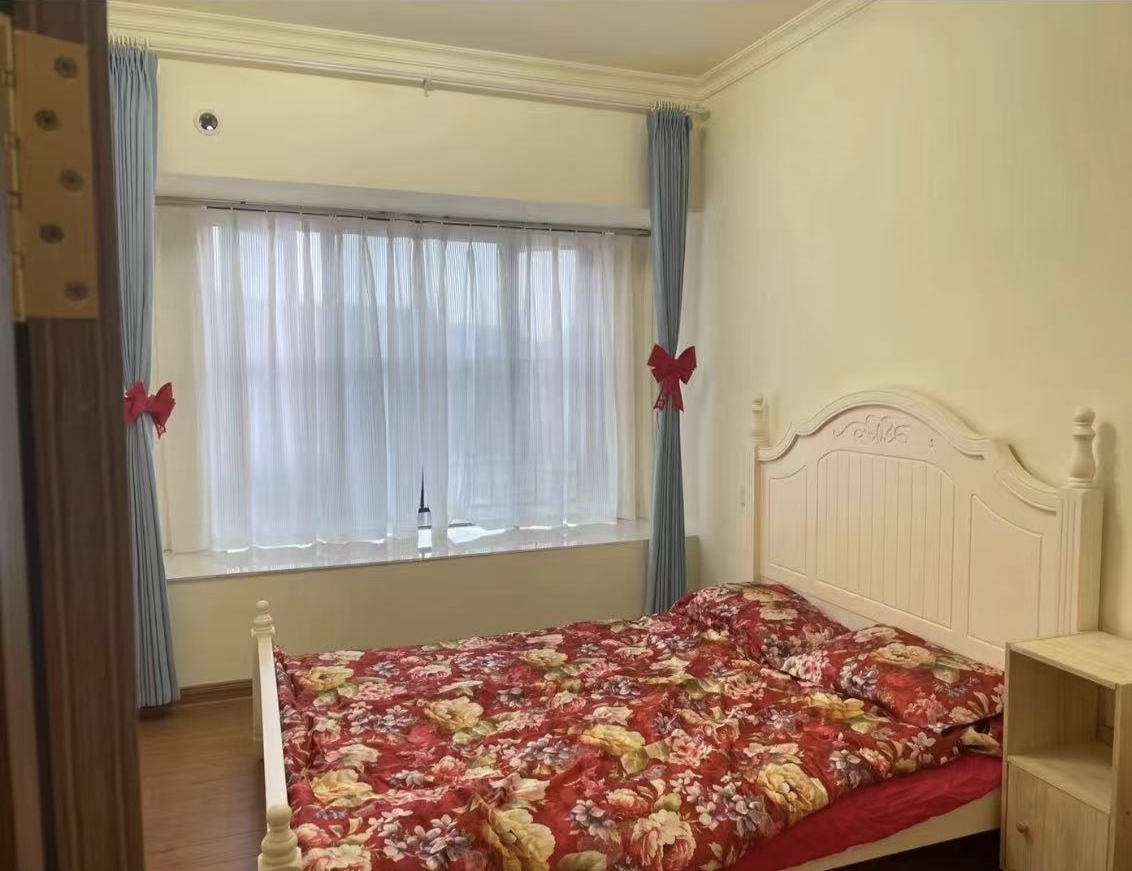 碧桂园豪园-二期 3室2厅2卫 72.8万 碧桂园豪园-二期 3室2厅2卫 72.8万客厅