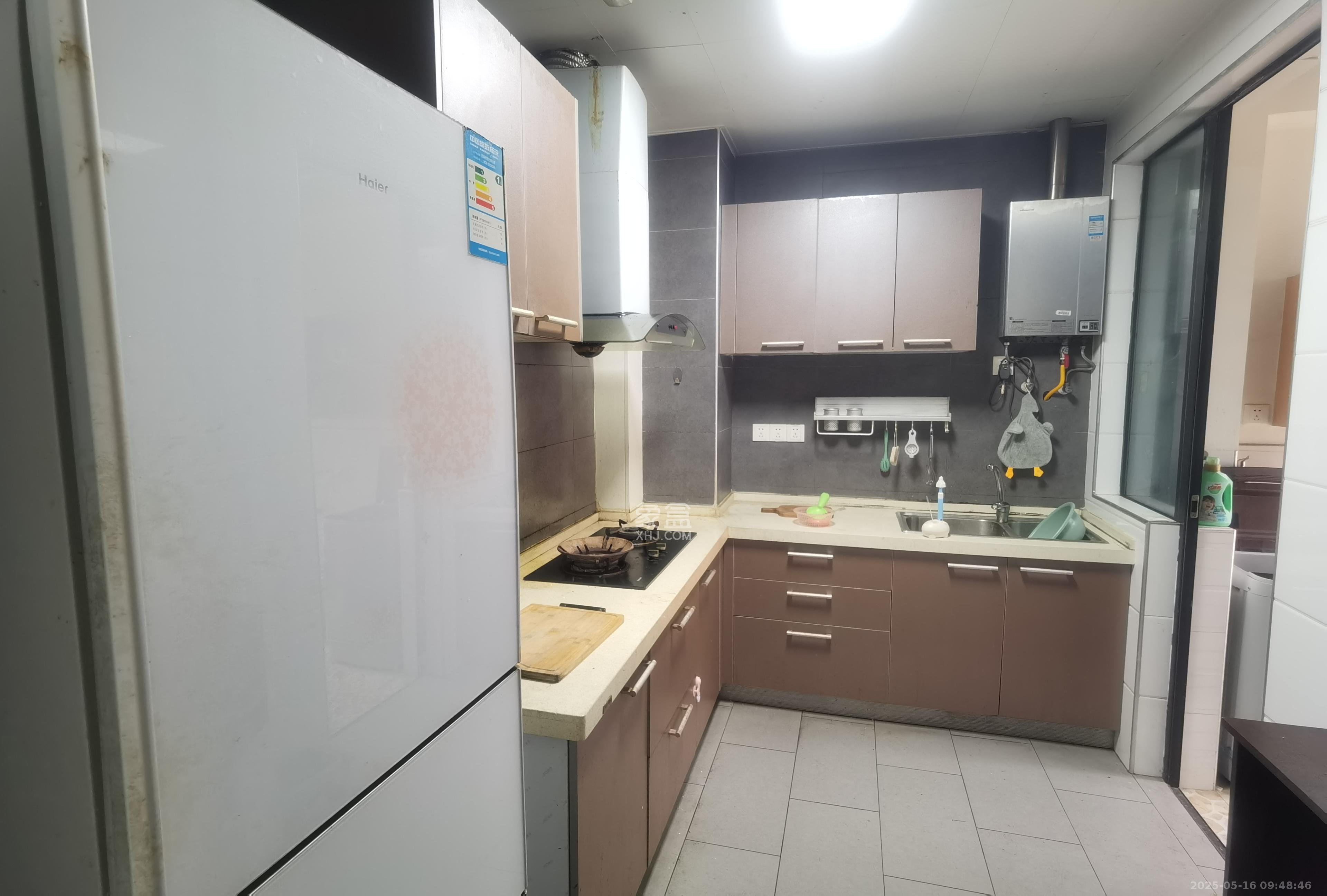 三一街区  3室2厅1卫   1800.00元/月室内图