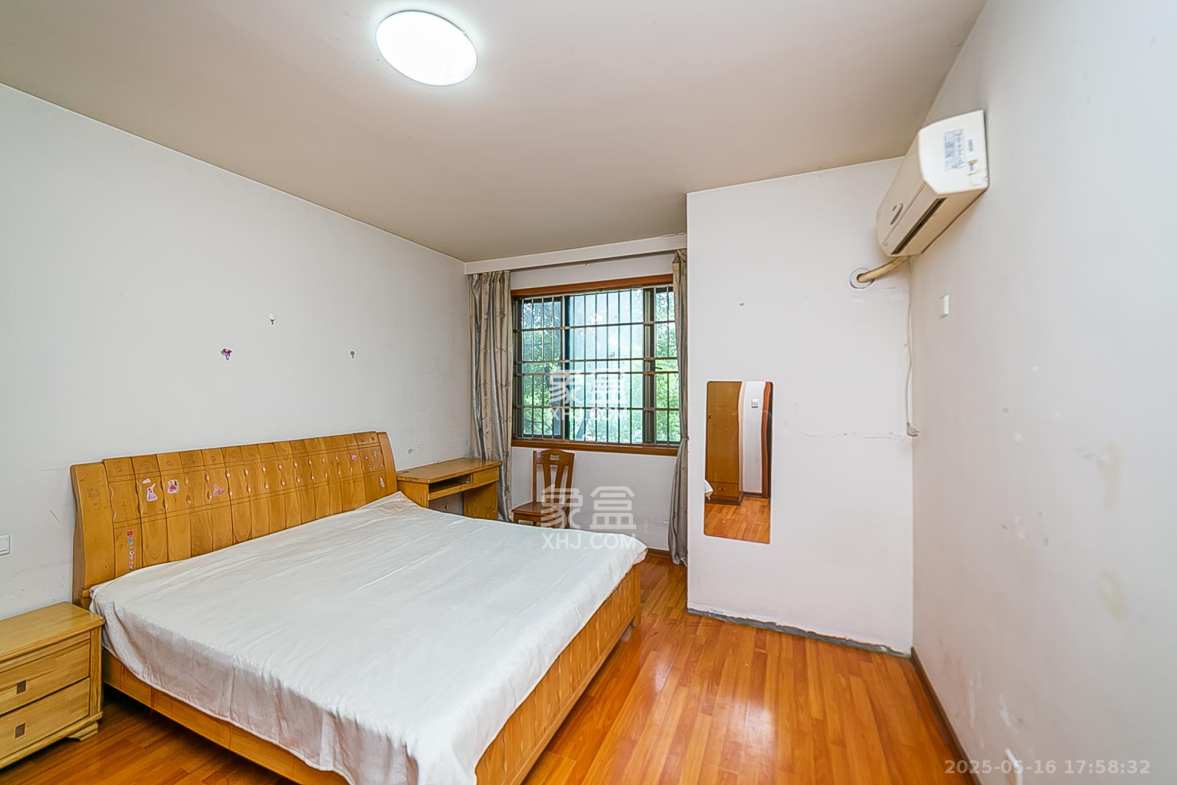 金凤滩家园 2室2厅1卫 85.0万 金凤滩家园 2室2厅1卫 85.0万卧室