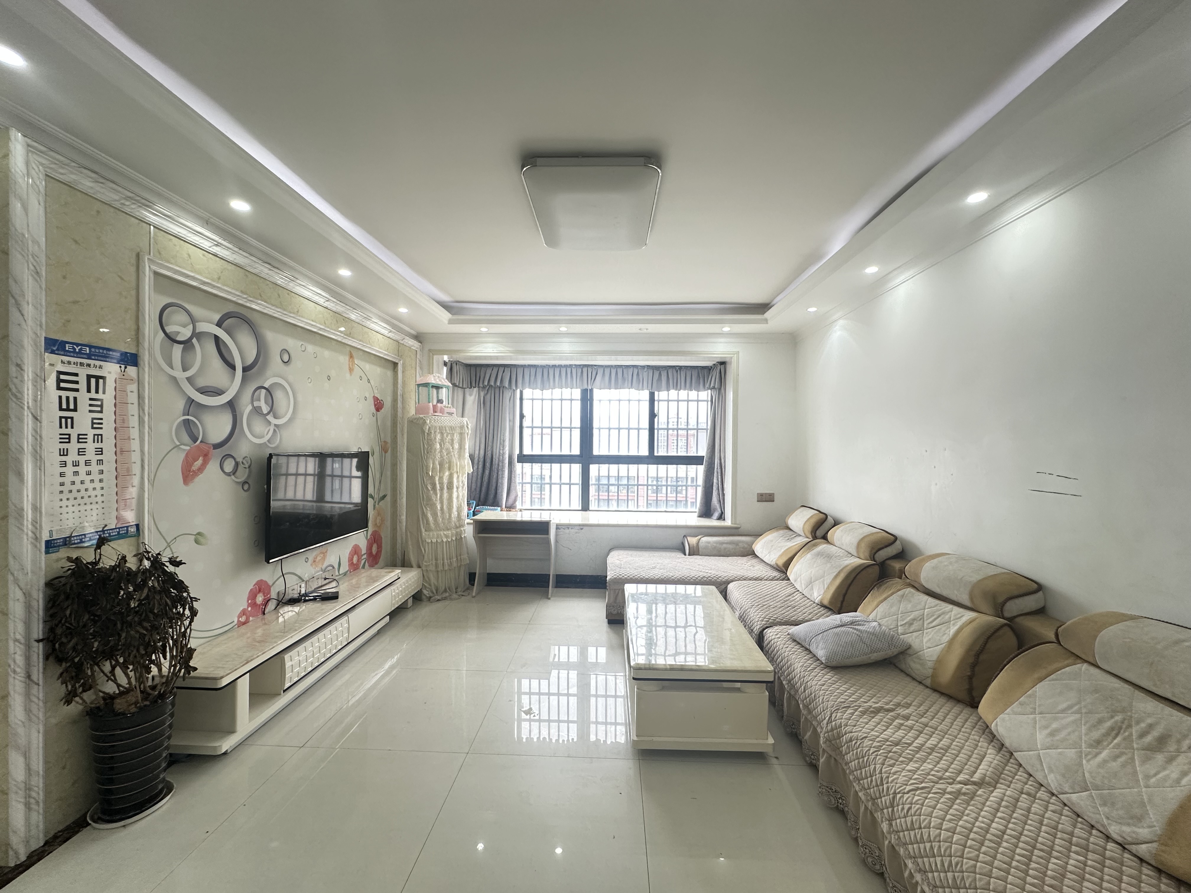 丽景天下一期 4室2厅2卫 2200.0元/月 丽景天下一期 4室2厅2卫 2200.0元/月室内图