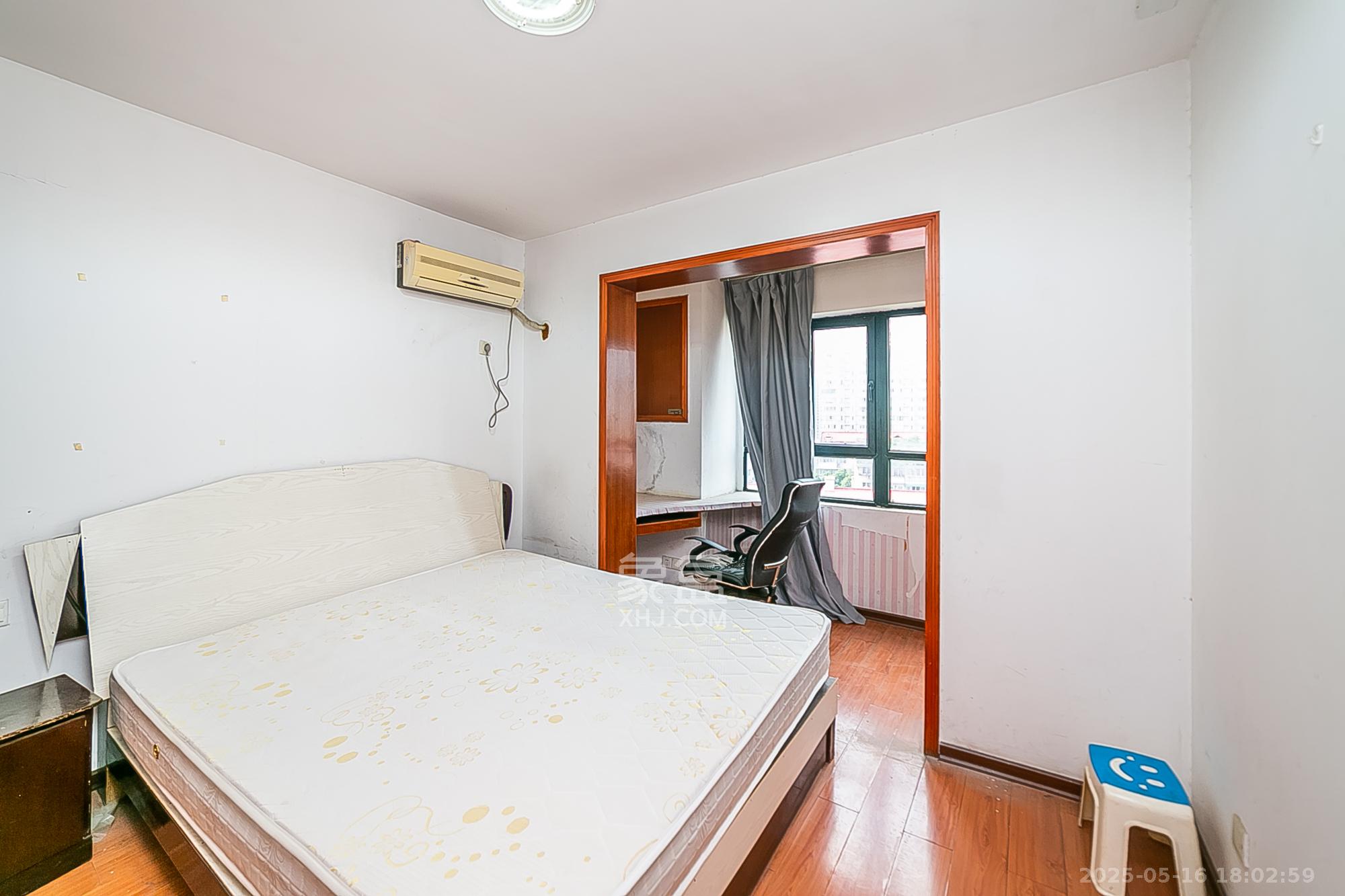 南国新城 2室2厅1卫 50.8万 南国新城 2室2厅1卫 50.8万卧室