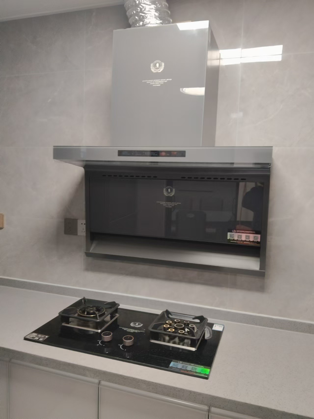 互助小区电梯房 3室2厅1卫 1800.0元/月 互助小区电梯房 3室2厅1卫 1800.0元/月室内图