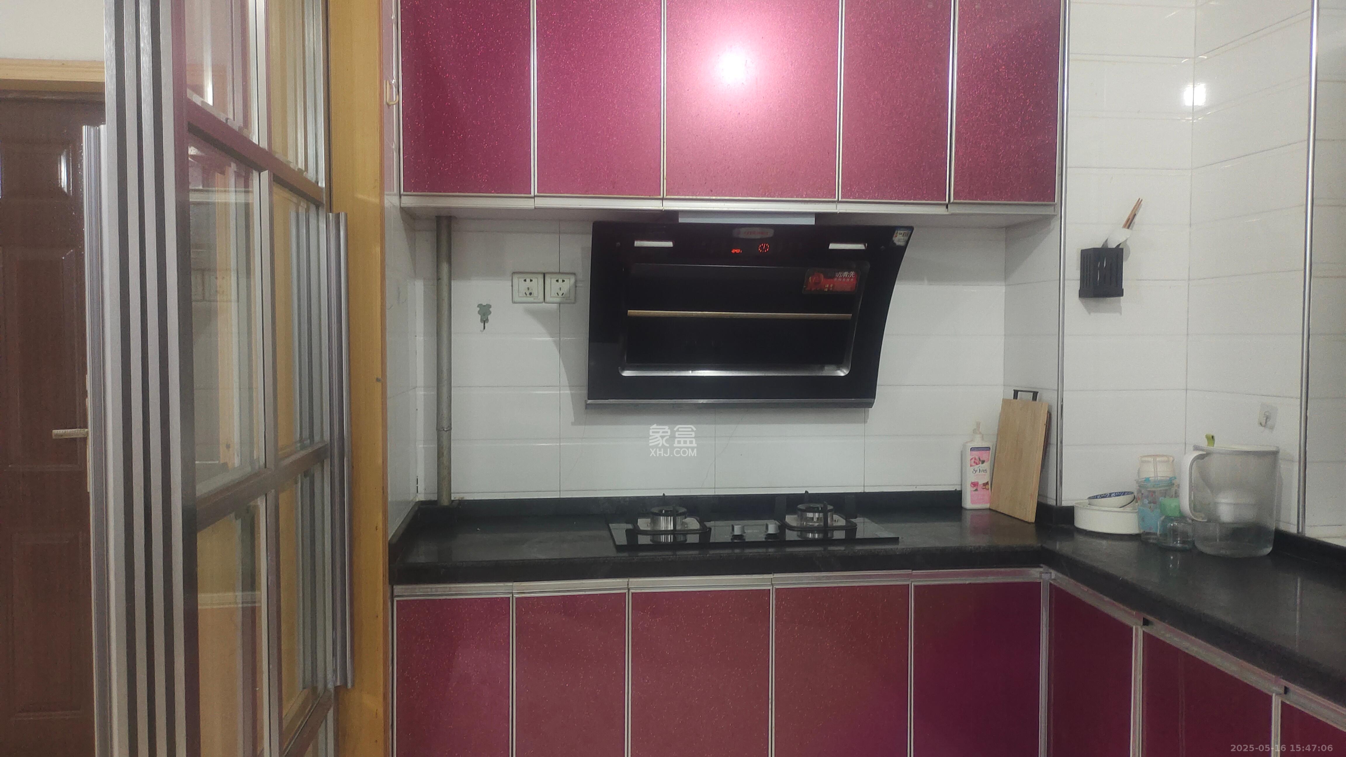 先锋新宇  3室2厅2卫   2300.00元/月室内图