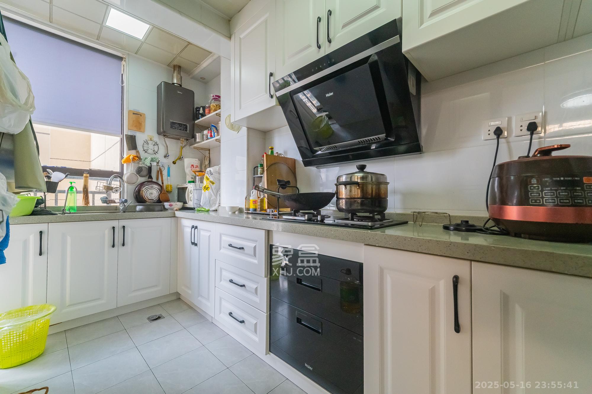 华润置地广场二期 4室2厅2卫 109.8万 华润置地广场二期 4室2厅2卫 109.8万厨房