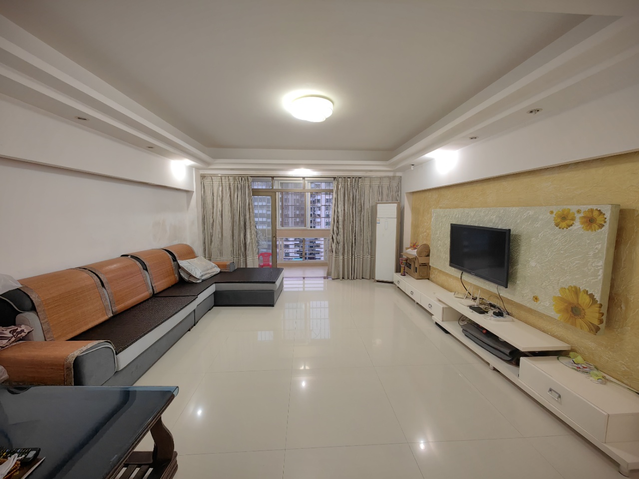 高登花苑  3室2厅0卫    135.0万 高登花苑  3室2厅0卫    135.0万