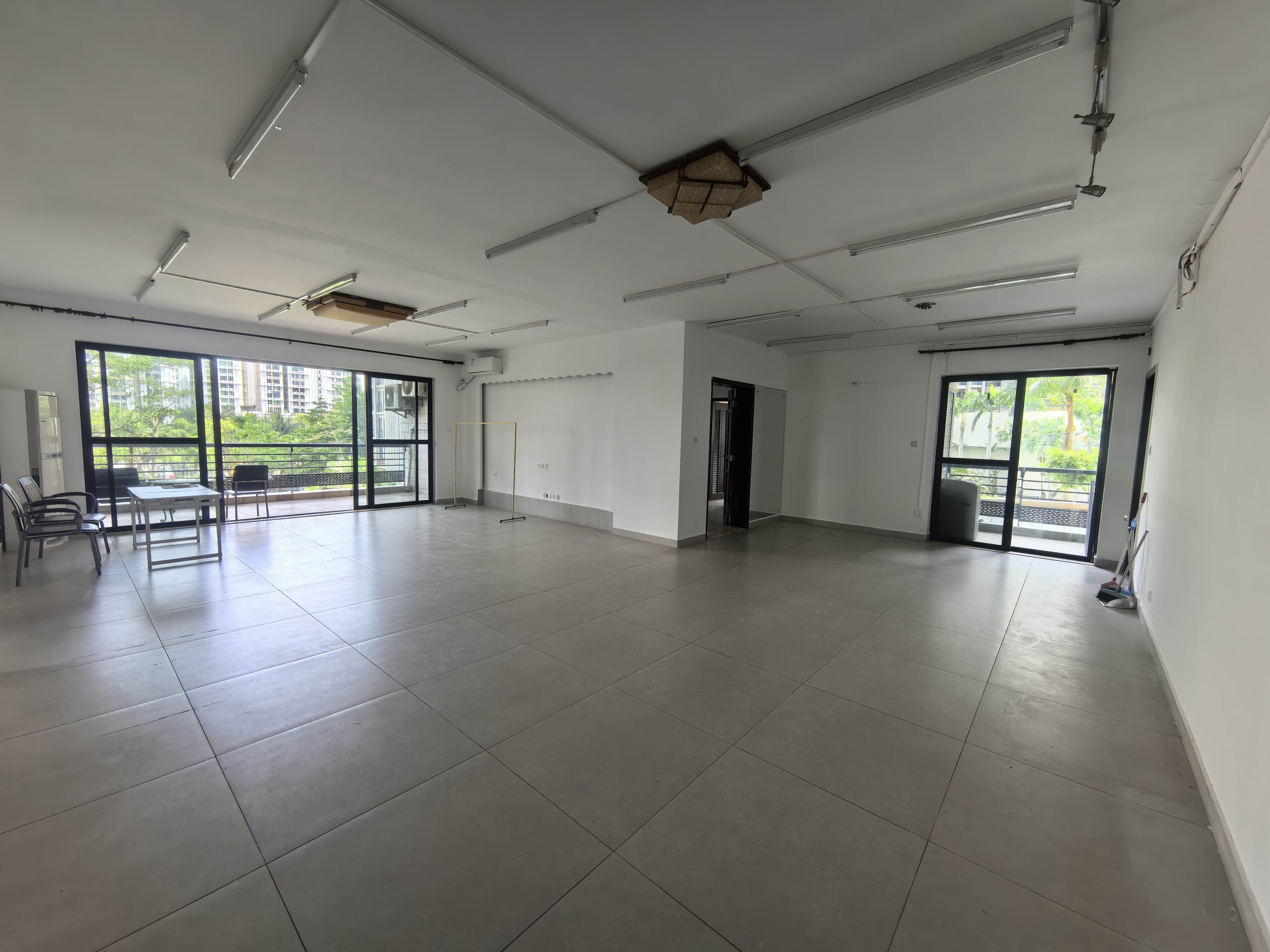 紫荆花园二区 4室2厅2卫 7500.0元/月 紫荆花园二区 4室2厅2卫 7500.0元/月室内图