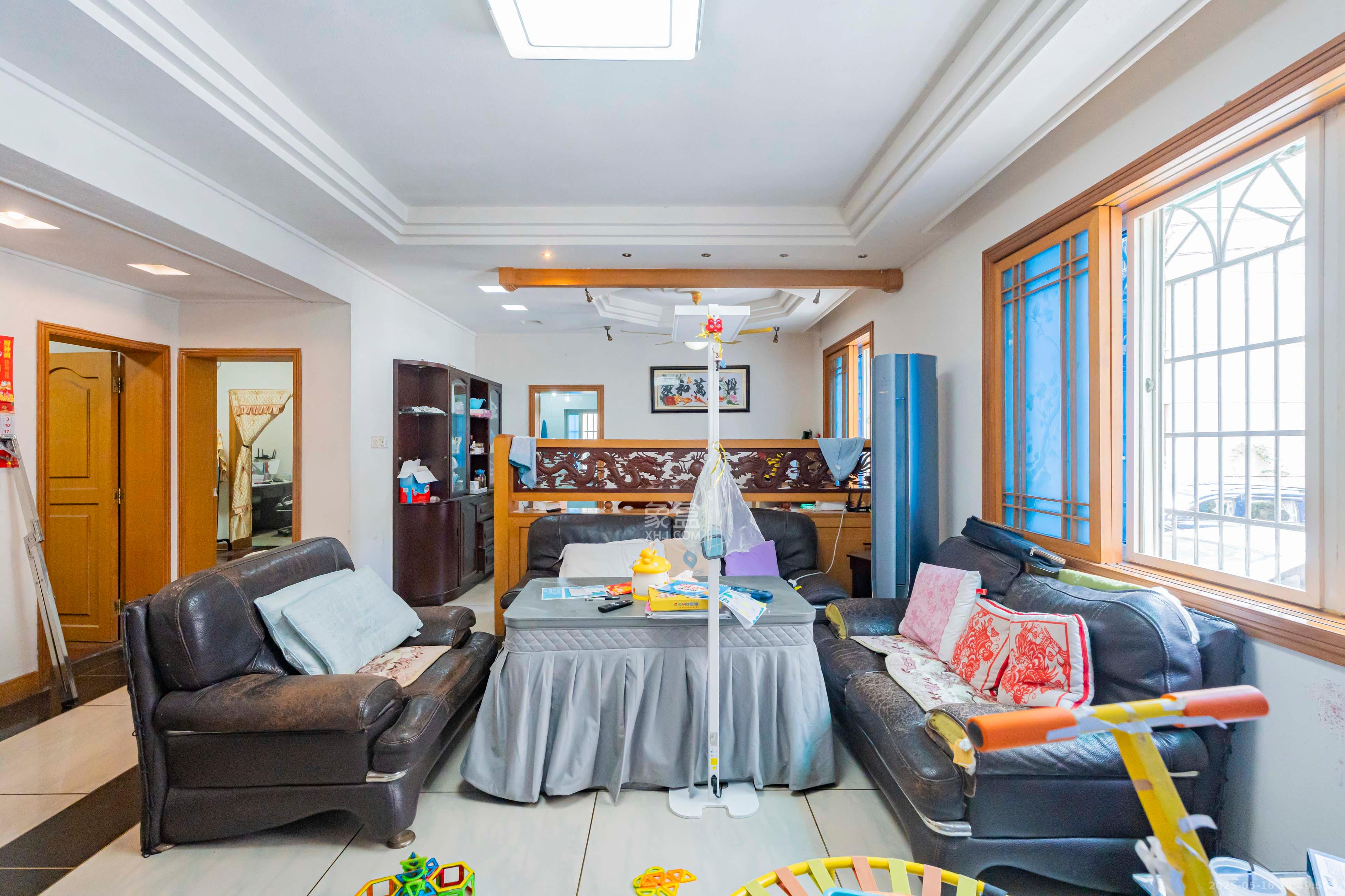 老动物园宿舍  3室2厅2卫    110.0万 老动物园宿舍  3室2厅2卫    110.0万