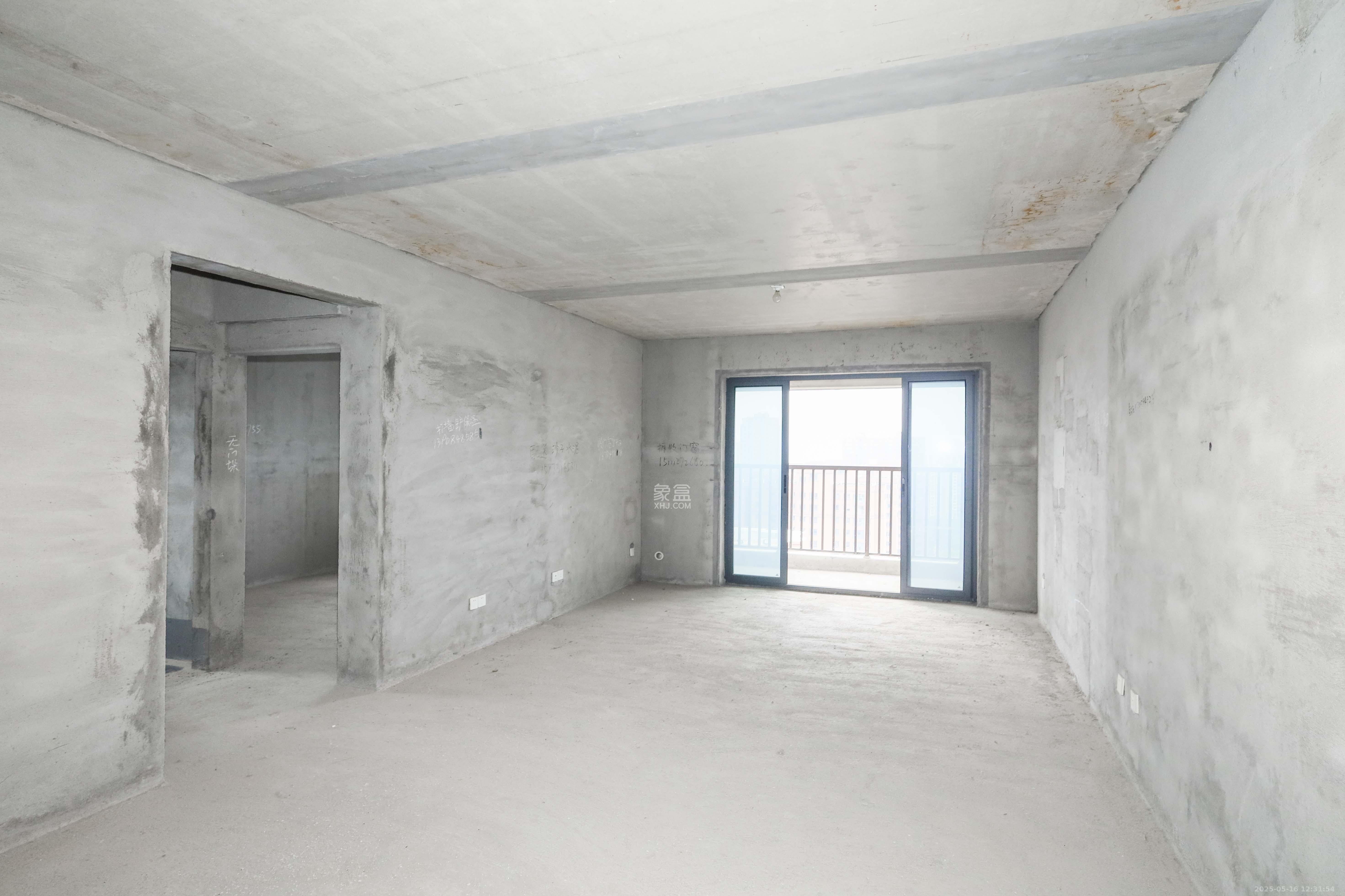 中冶中央公园  2室2厅1卫    75.0万 中冶中央公园  2室2厅1卫    75.0万客厅