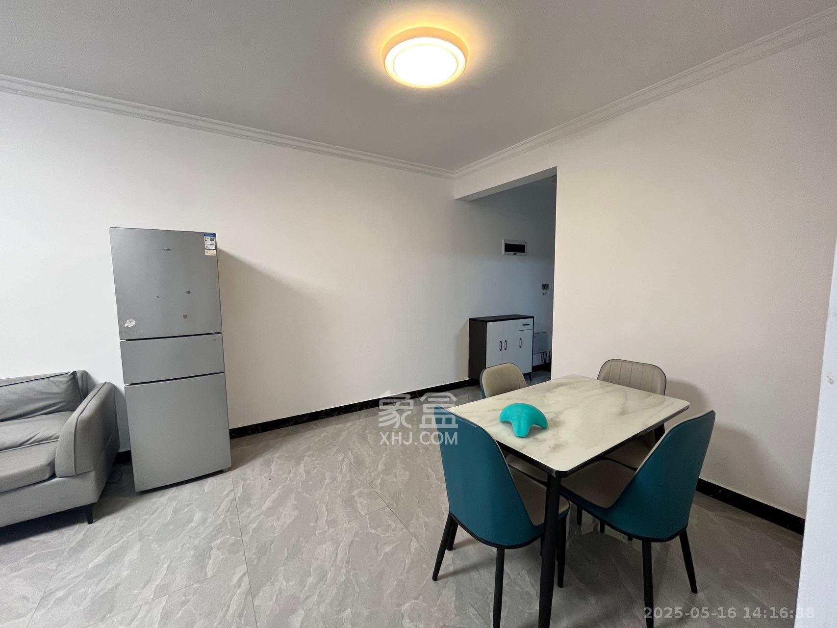 新城璟隽(麓华新城) 3室2厅2卫 1500.0元/月 新城璟隽(麓华新城) 3室2厅2卫 1500.0元/月室内图