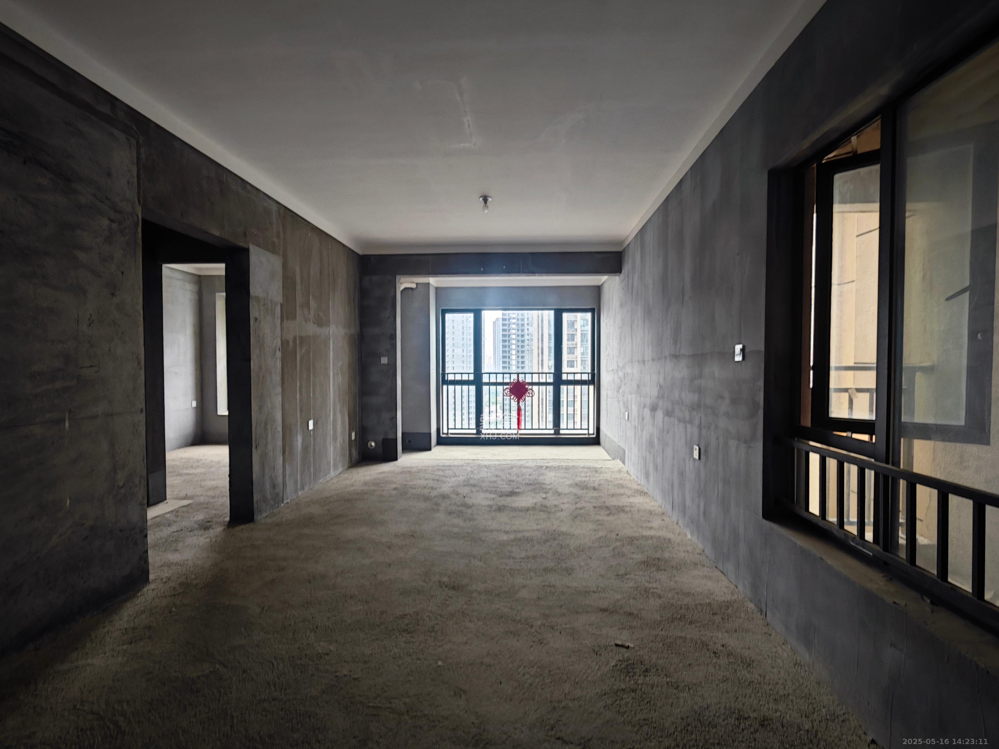 长房万楼公馆 3室2厅1卫 46.8万 长房万楼公馆 3室2厅1卫 46.8万客厅