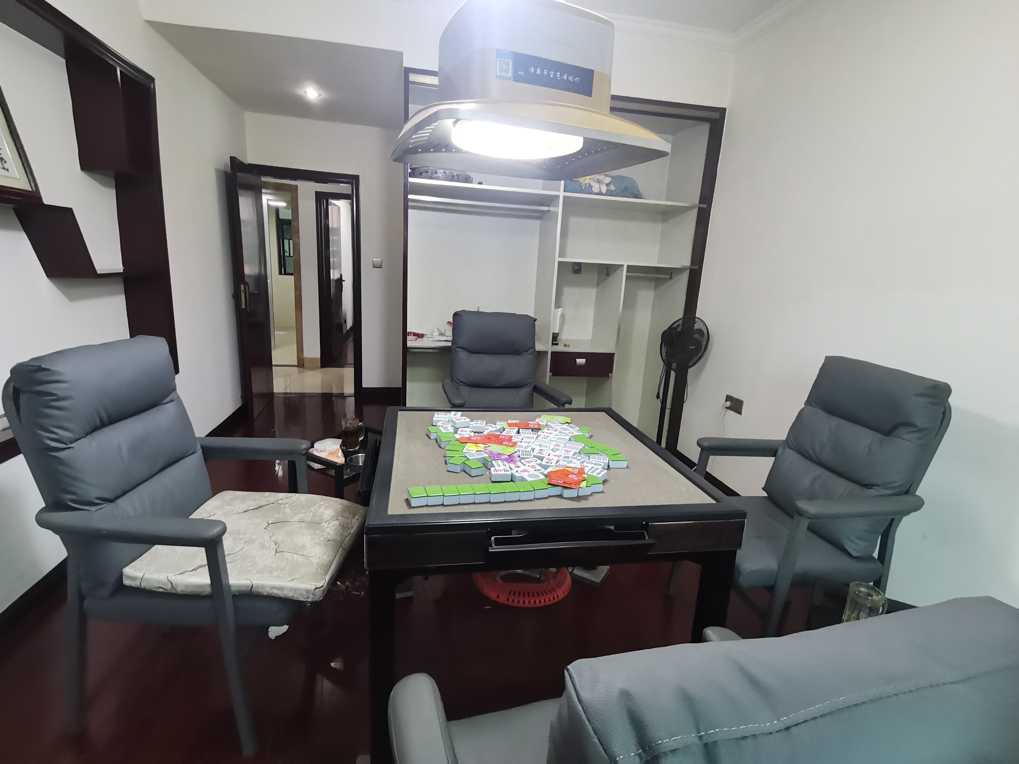 汇景花园 3室1厅1卫 2400.0元/月 汇景花园 3室1厅1卫 2400.0元/月室内图