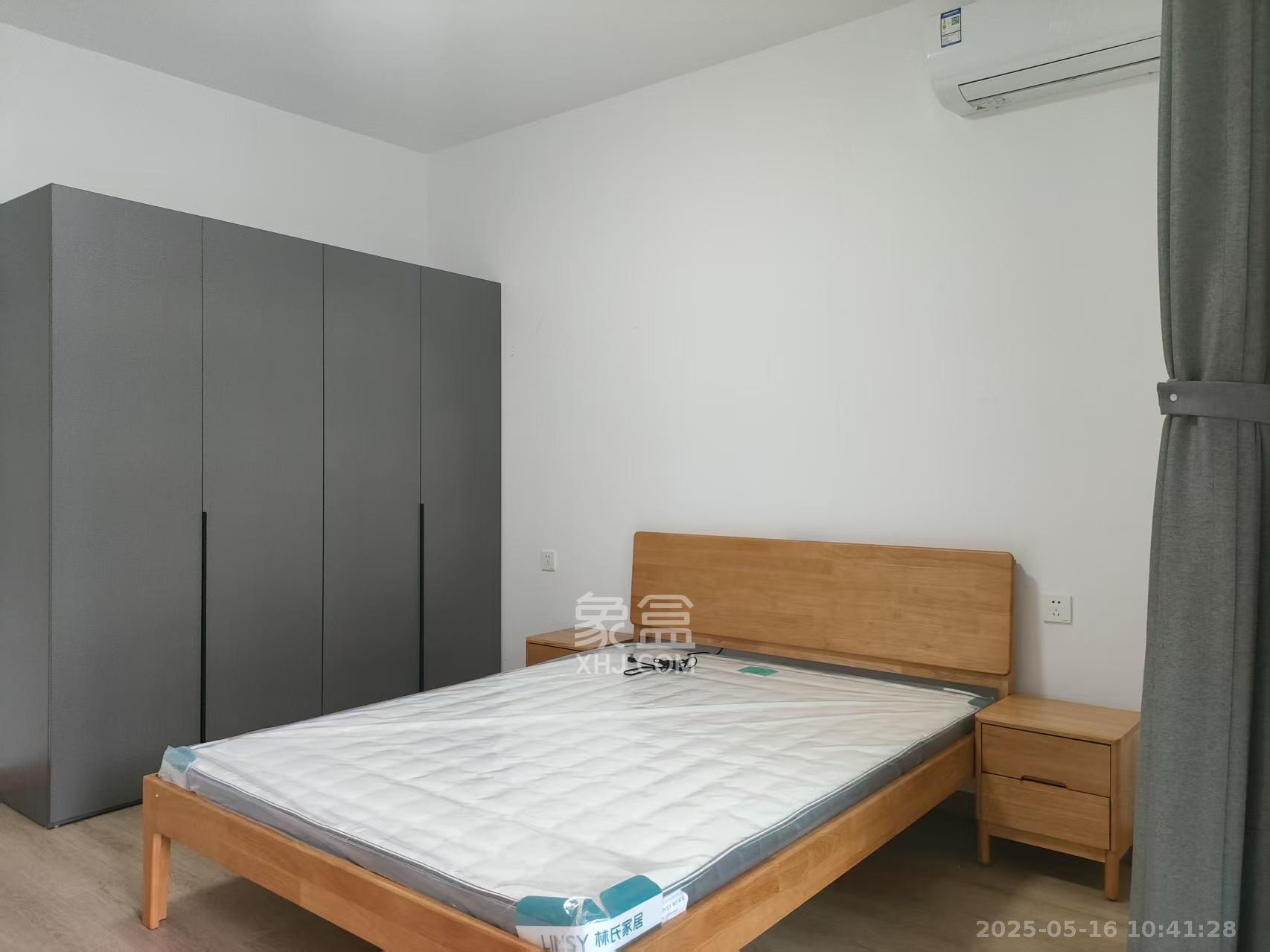 八方小区C区  3室2厅2卫   4200.00元/月室内图