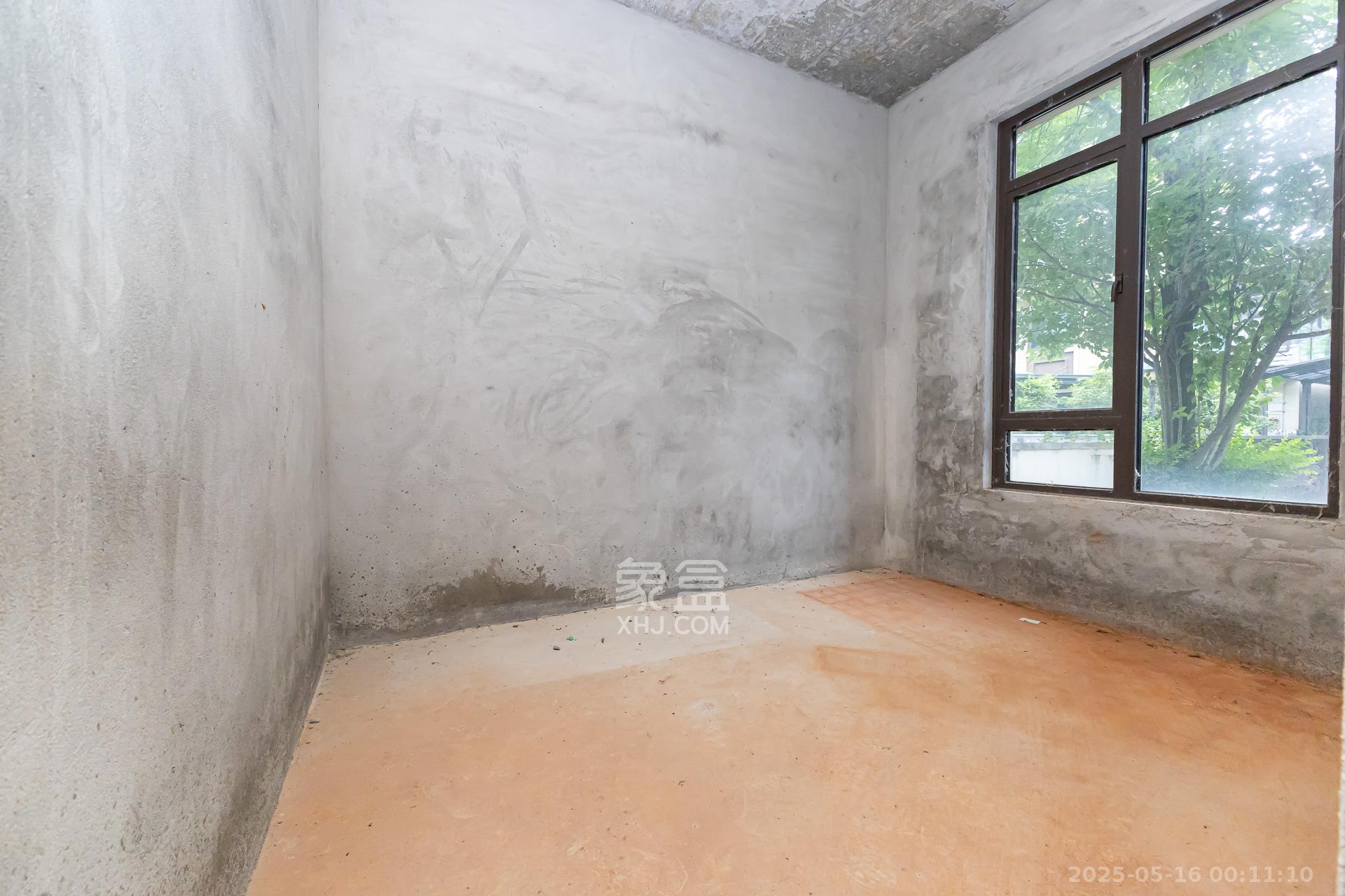 龙湖璟宸原著(龙湖紫宸)  5室3厅3卫    580.0万 龙湖璟宸原著(龙湖紫宸)  5室3厅3卫    580.0万卧室